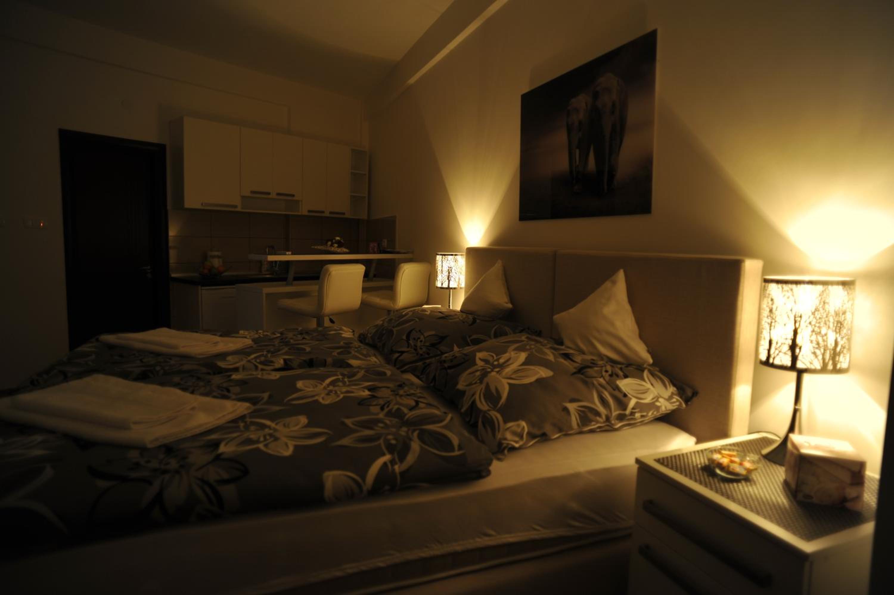Photo 9