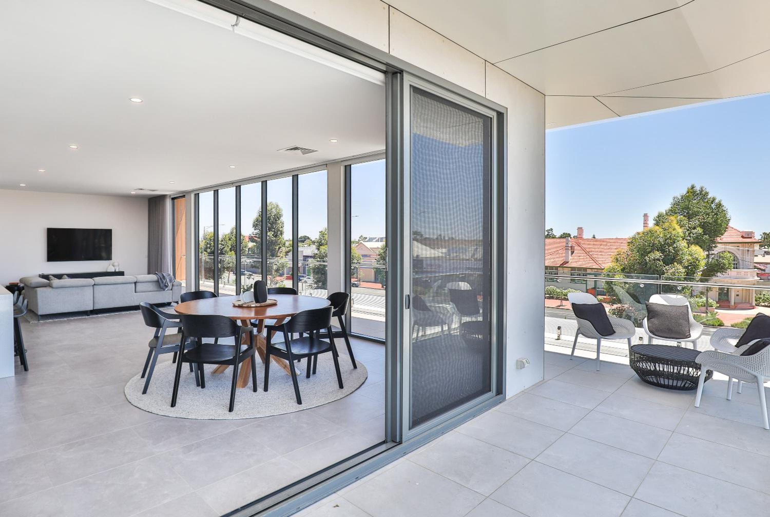 Indulge Apartments - City View Penthouses