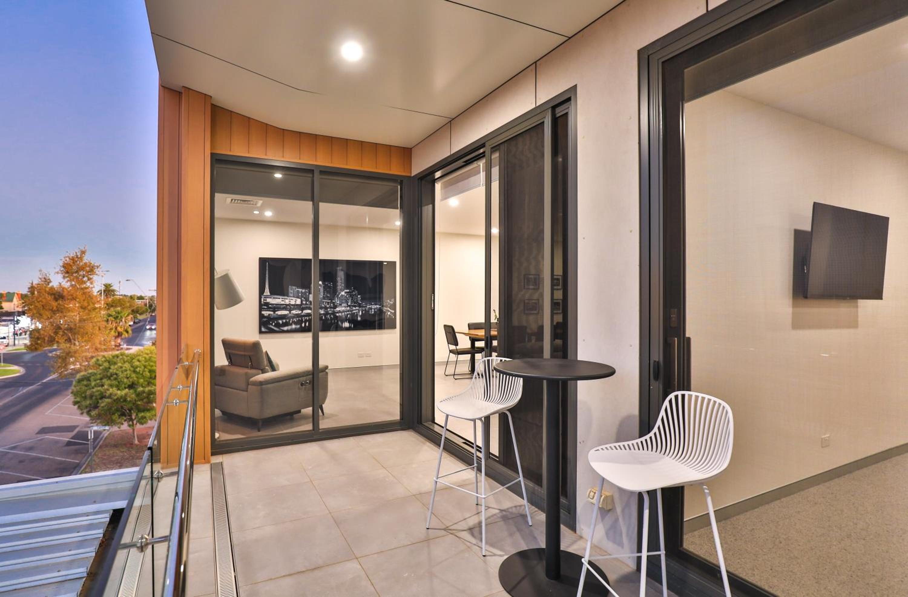 Indulge Apartments - City View Penthouses