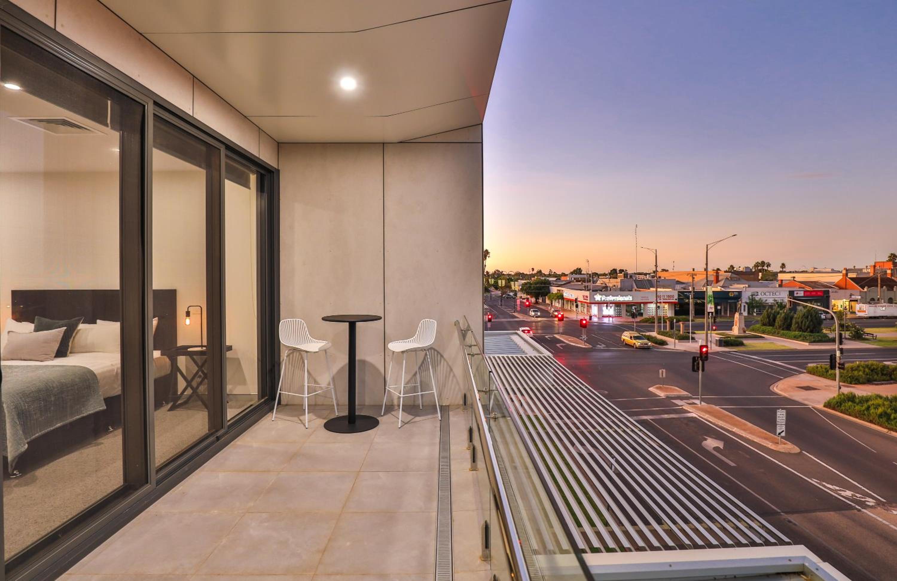Indulge Apartments - City View Penthouses