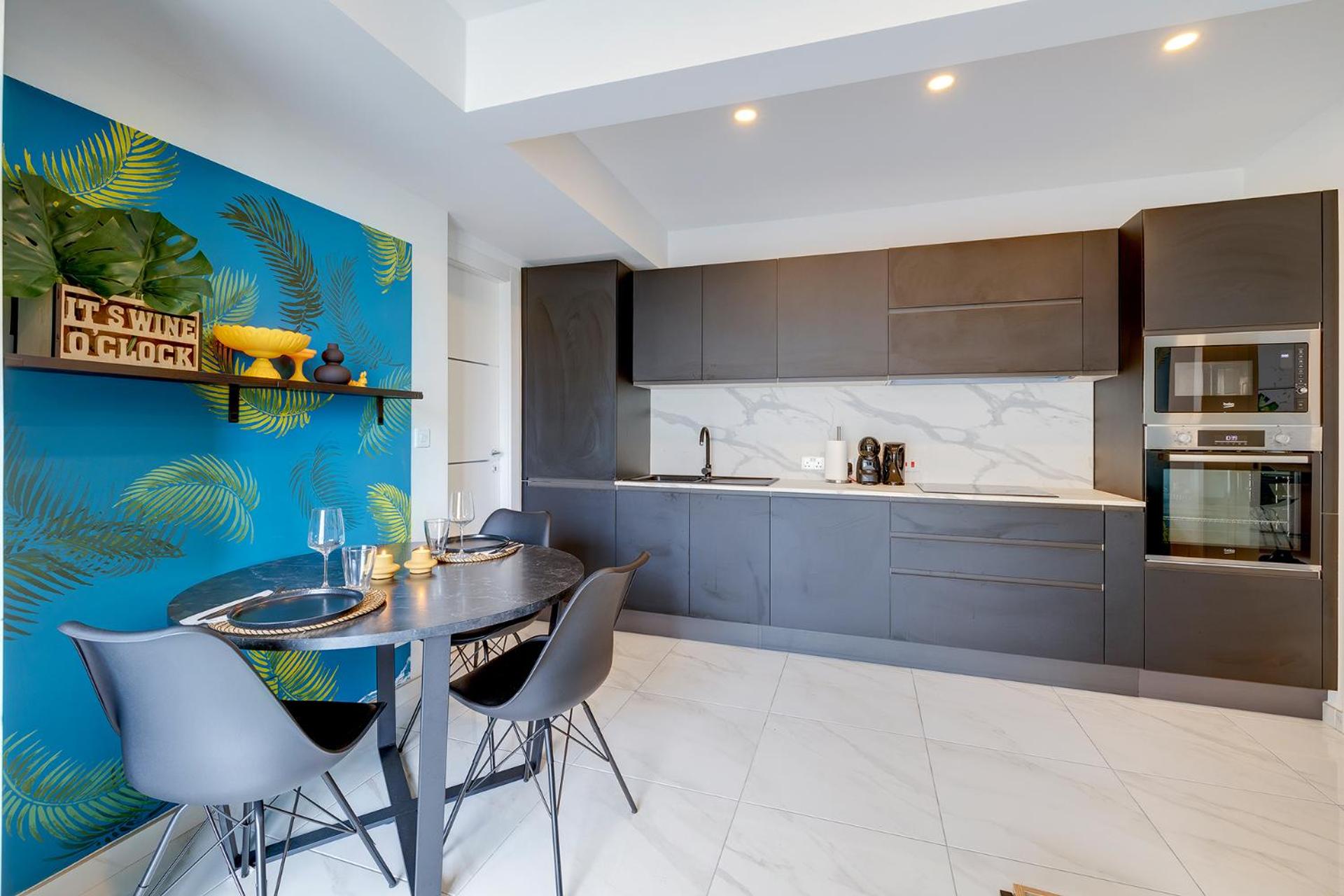 Modern 1BR Apartment Central Location view 5