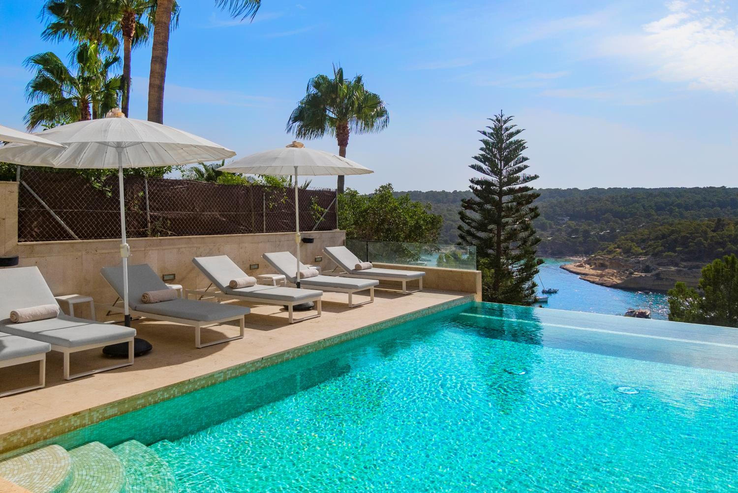 Luxury Villa with panoramic sea views