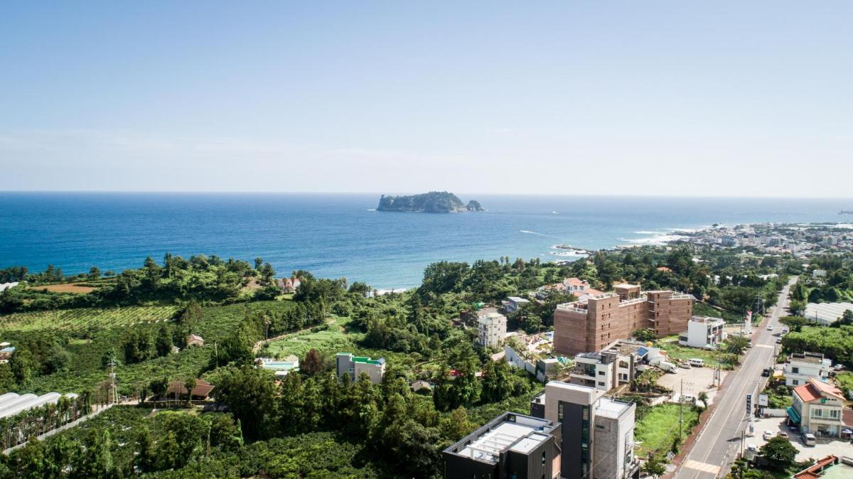 Sumoru Pension view 2