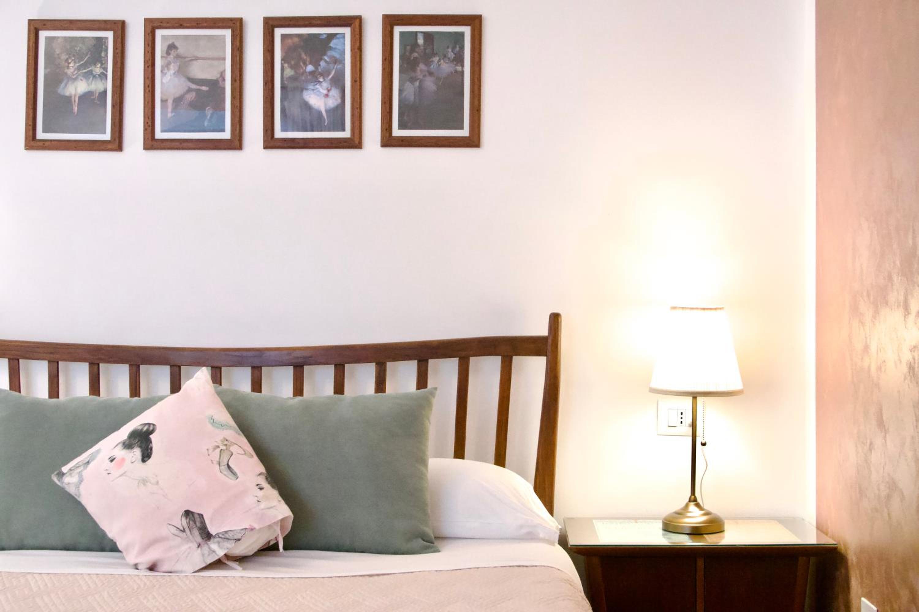 B&B Arts And Music