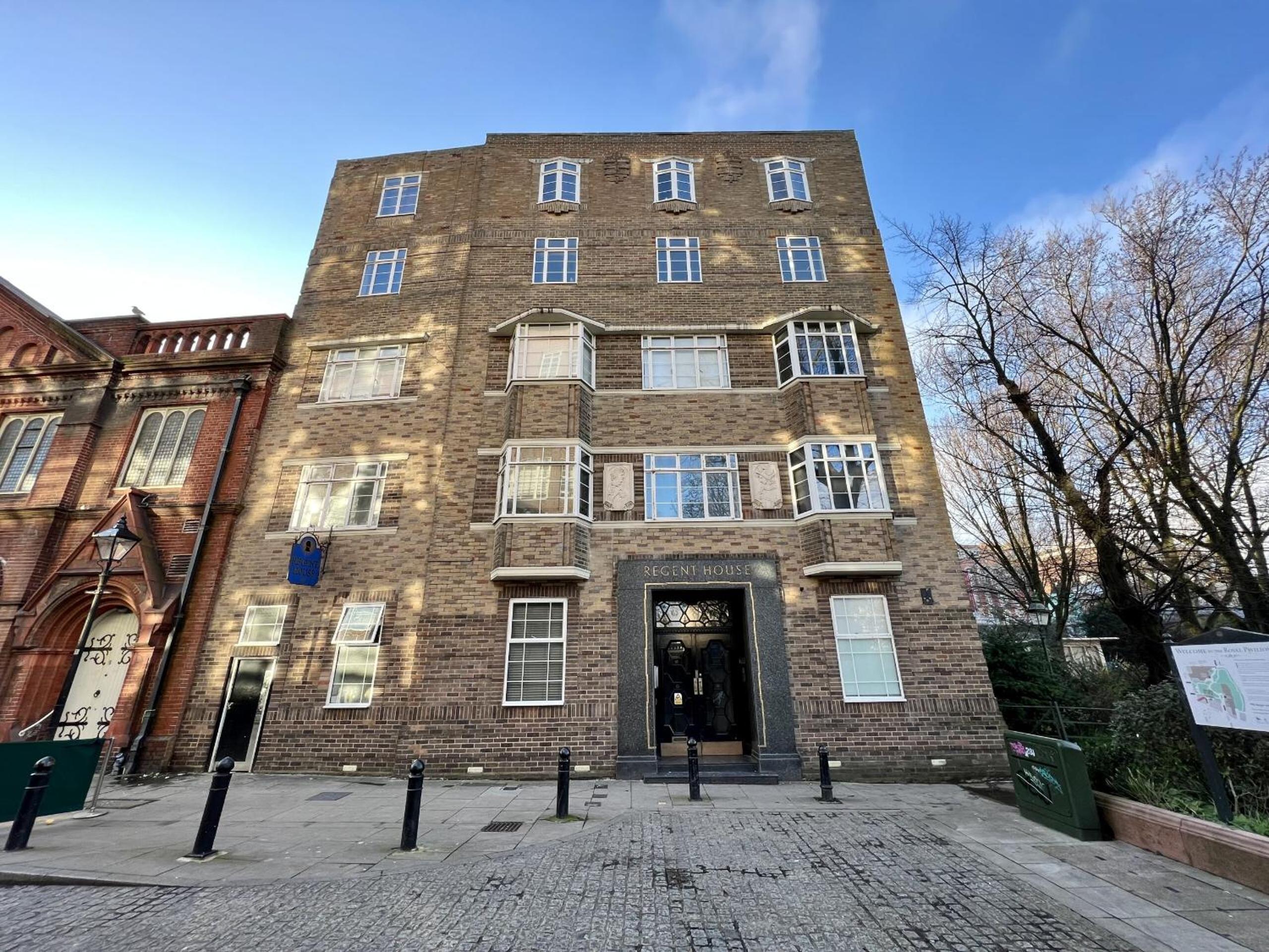 Spacious Apartment -Double and Sofabed -Wonderful Royal Pavilion Views view 3