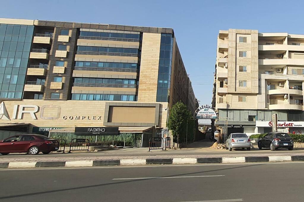 A stylish cozy apartment close to Cairo airport.