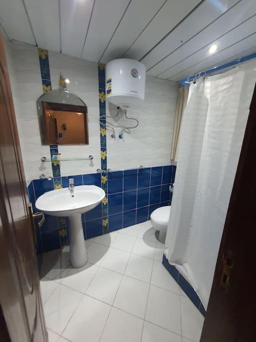 A stylish cozy apartment close to Cairo airport.