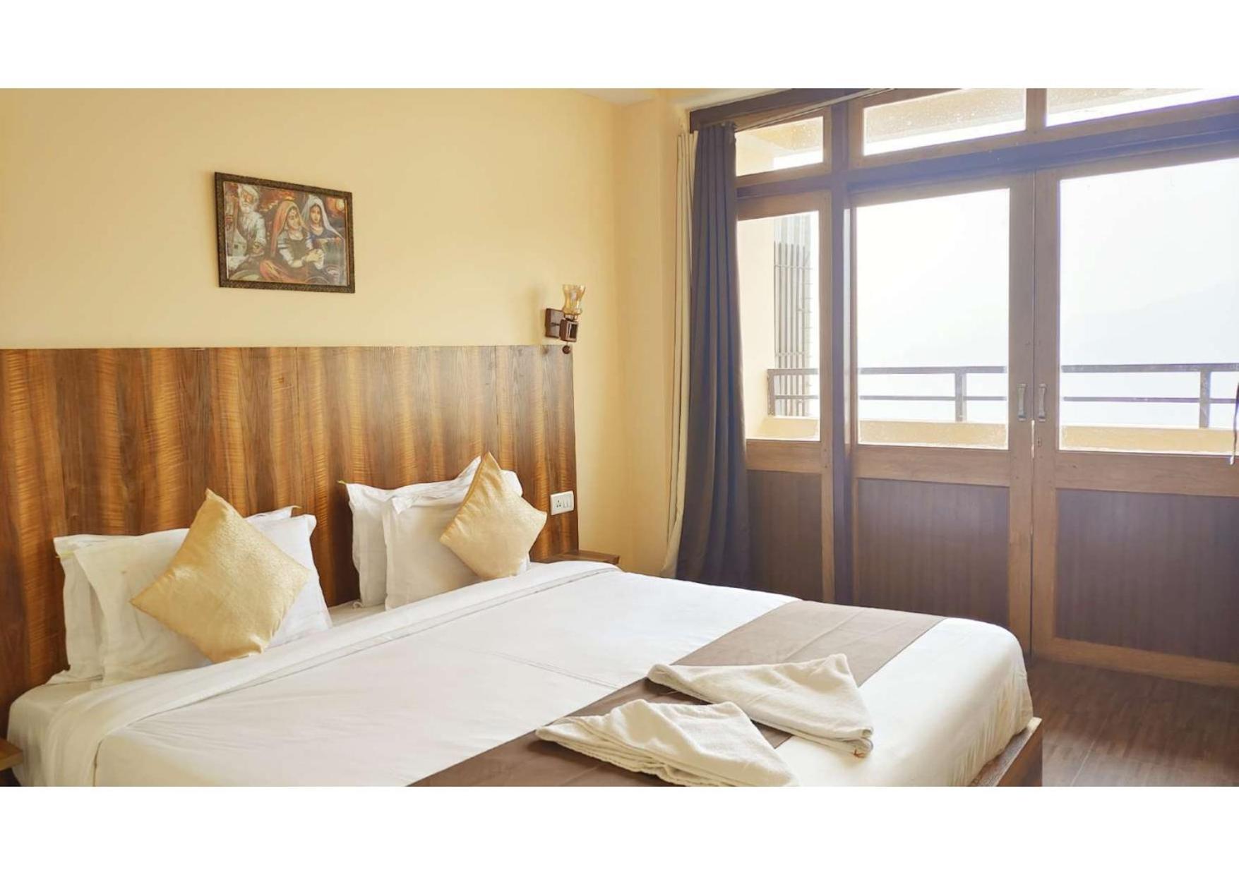 Hotel Aura inn view 2