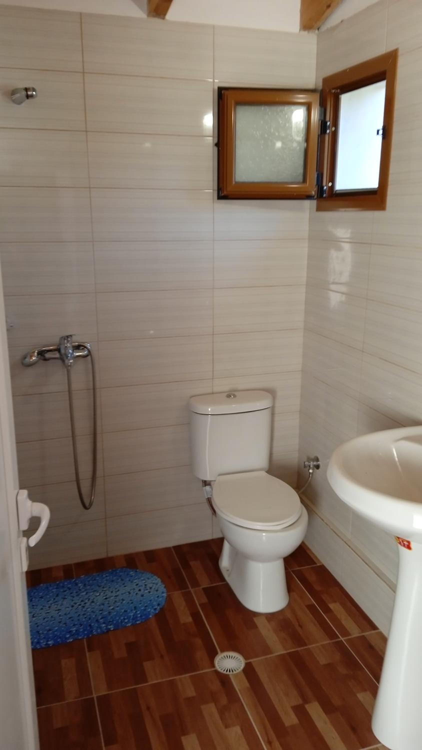 Tolis Rooms