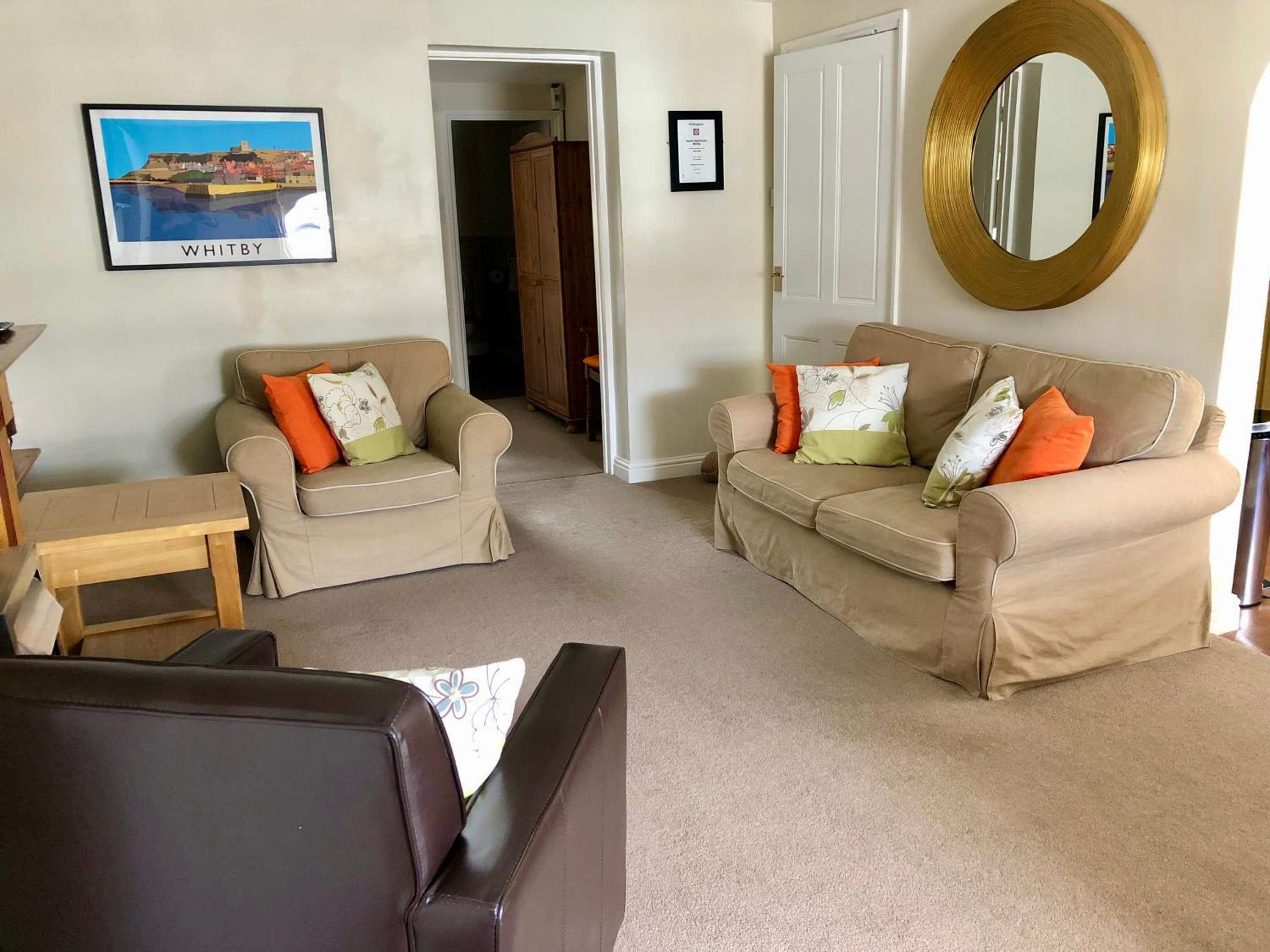 Fayvan Apartments