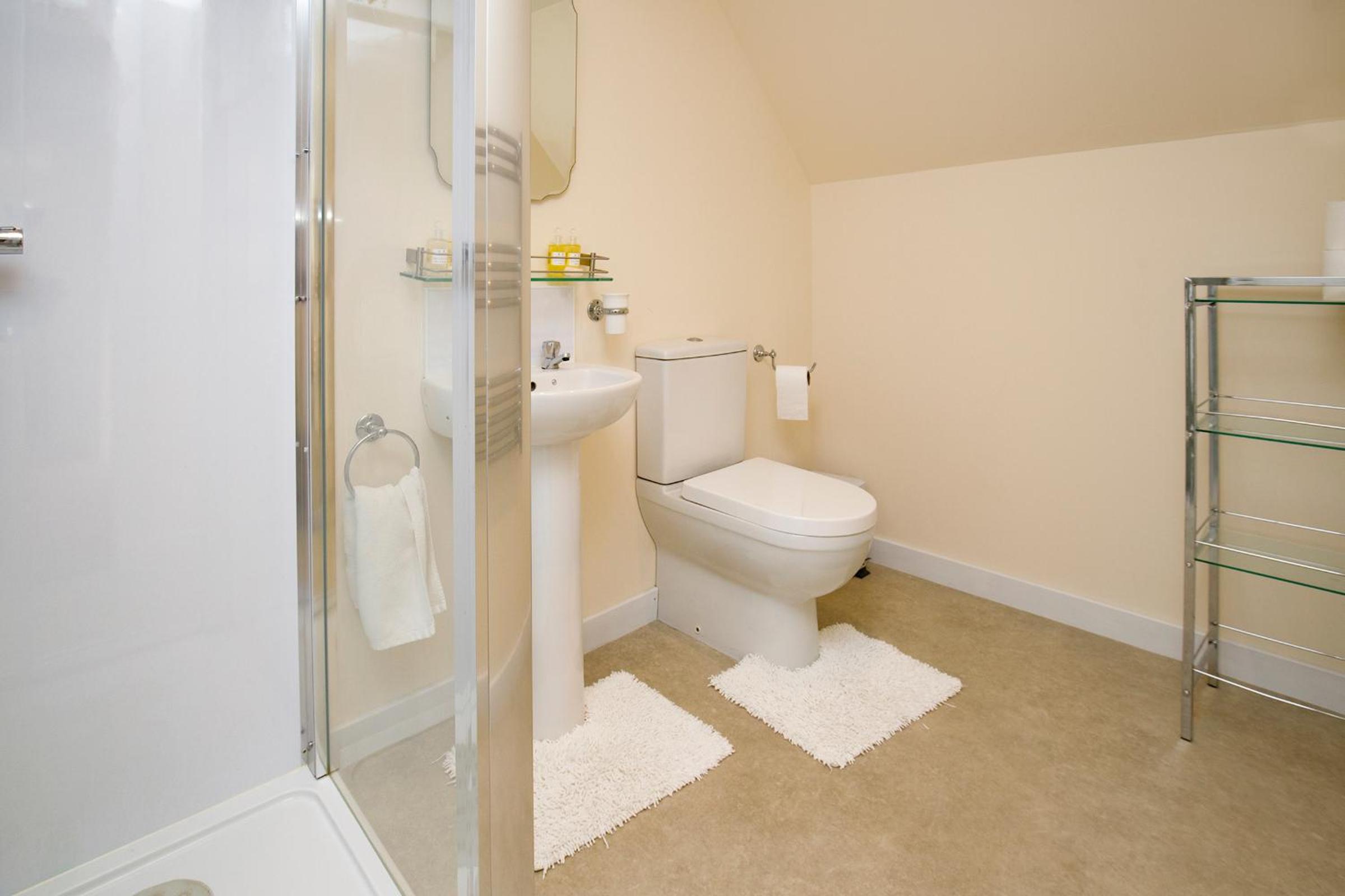 Jetty Cottage, a self-catering cottage sitting on the jetty, with sea view view 4