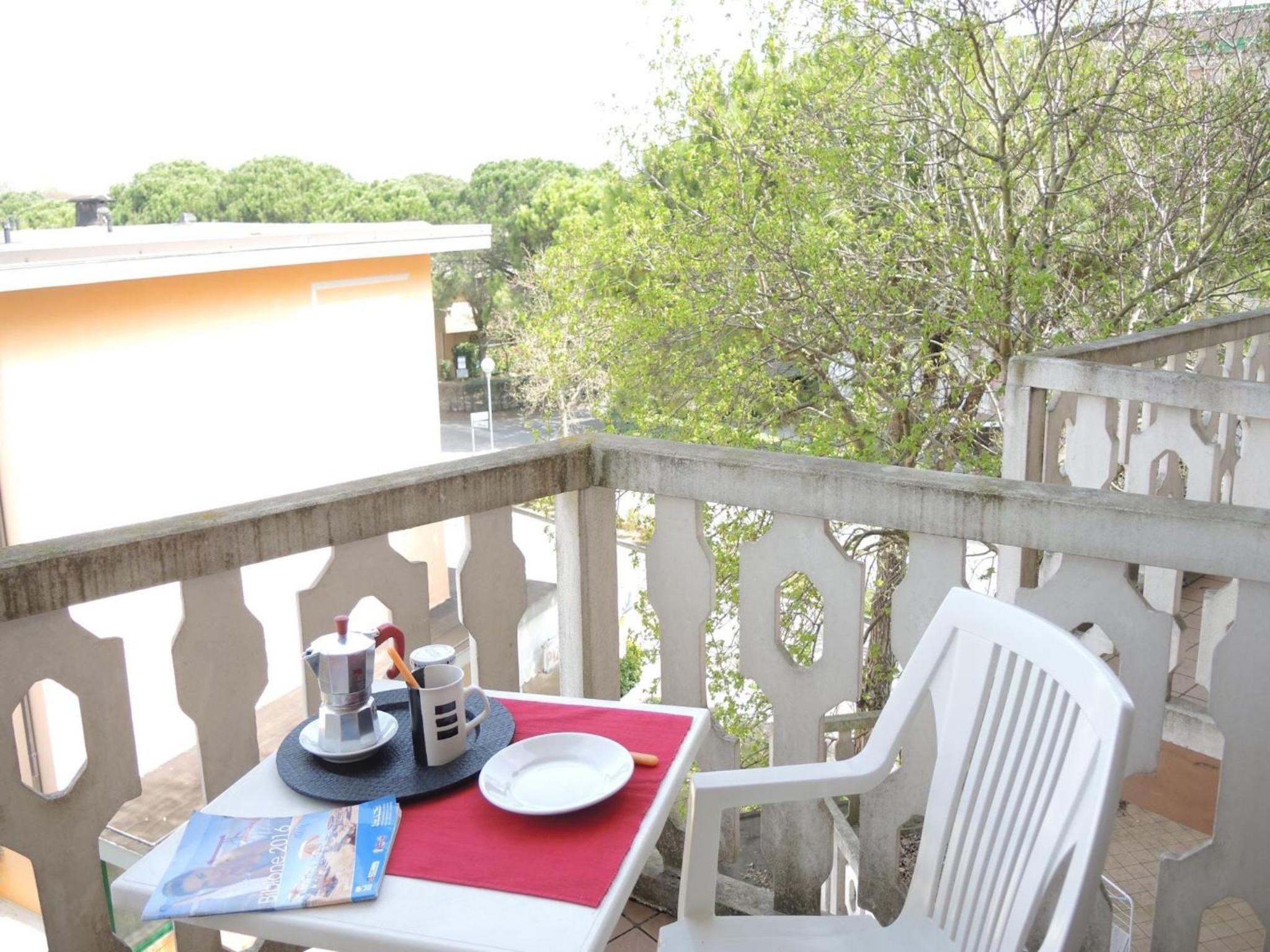 Bright flat with balcony in Bibione - Beahost view 2