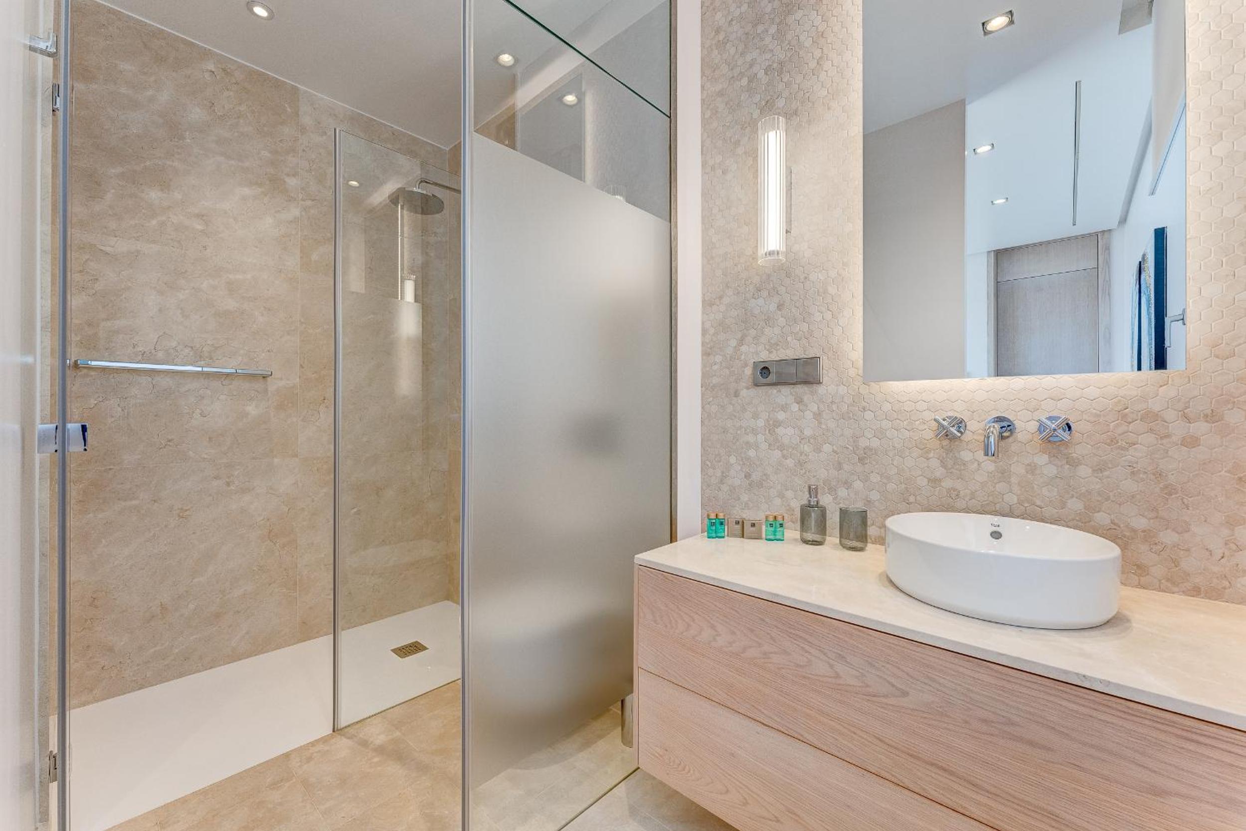 Serenity Heights - Luxury Concierge Services