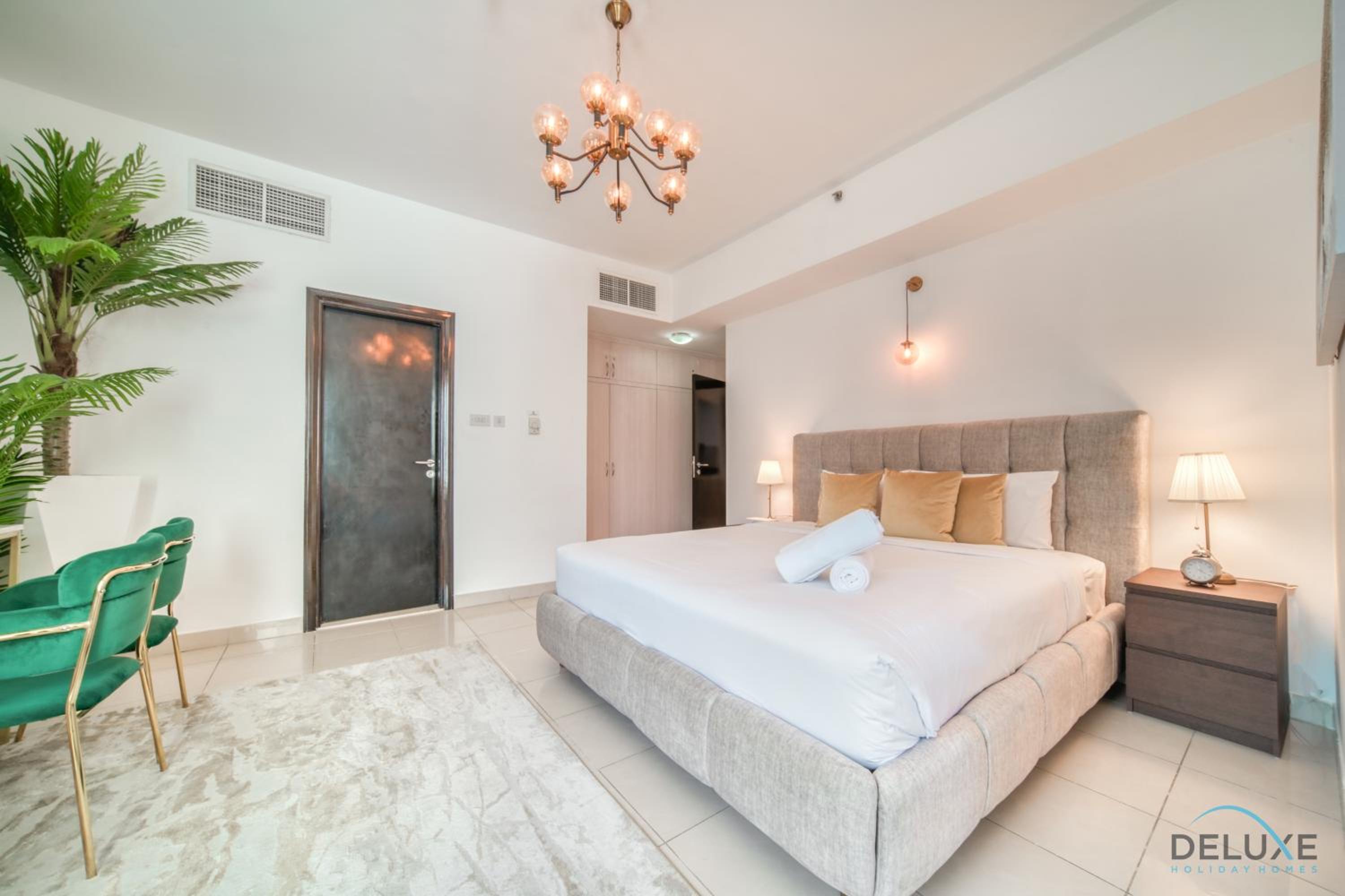 Classy 2BR at La Riviera Dubai Marina by Deluxe Holiday Homes