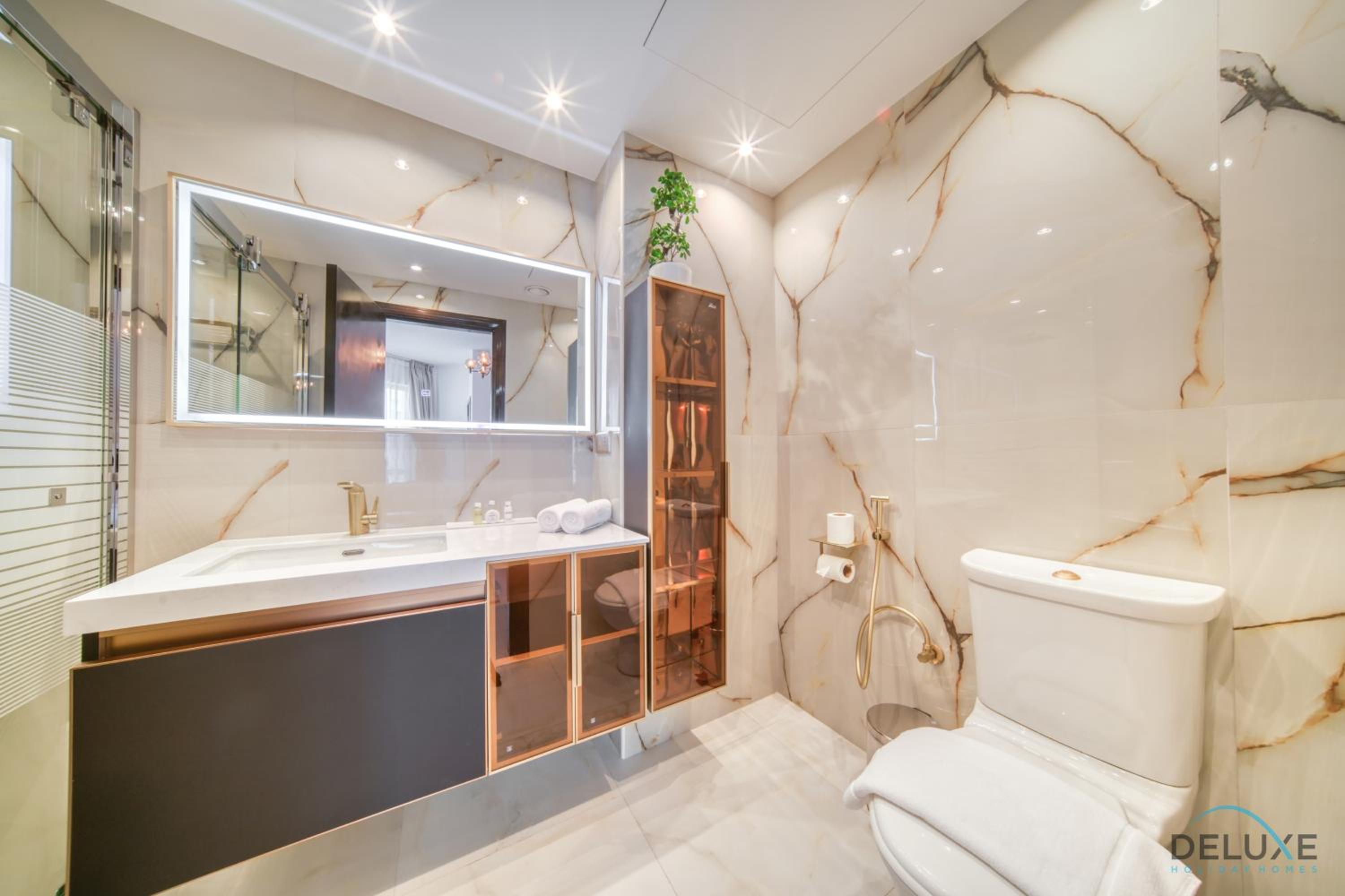 Classy 2BR at La Riviera Dubai Marina by Deluxe Holiday Homes
