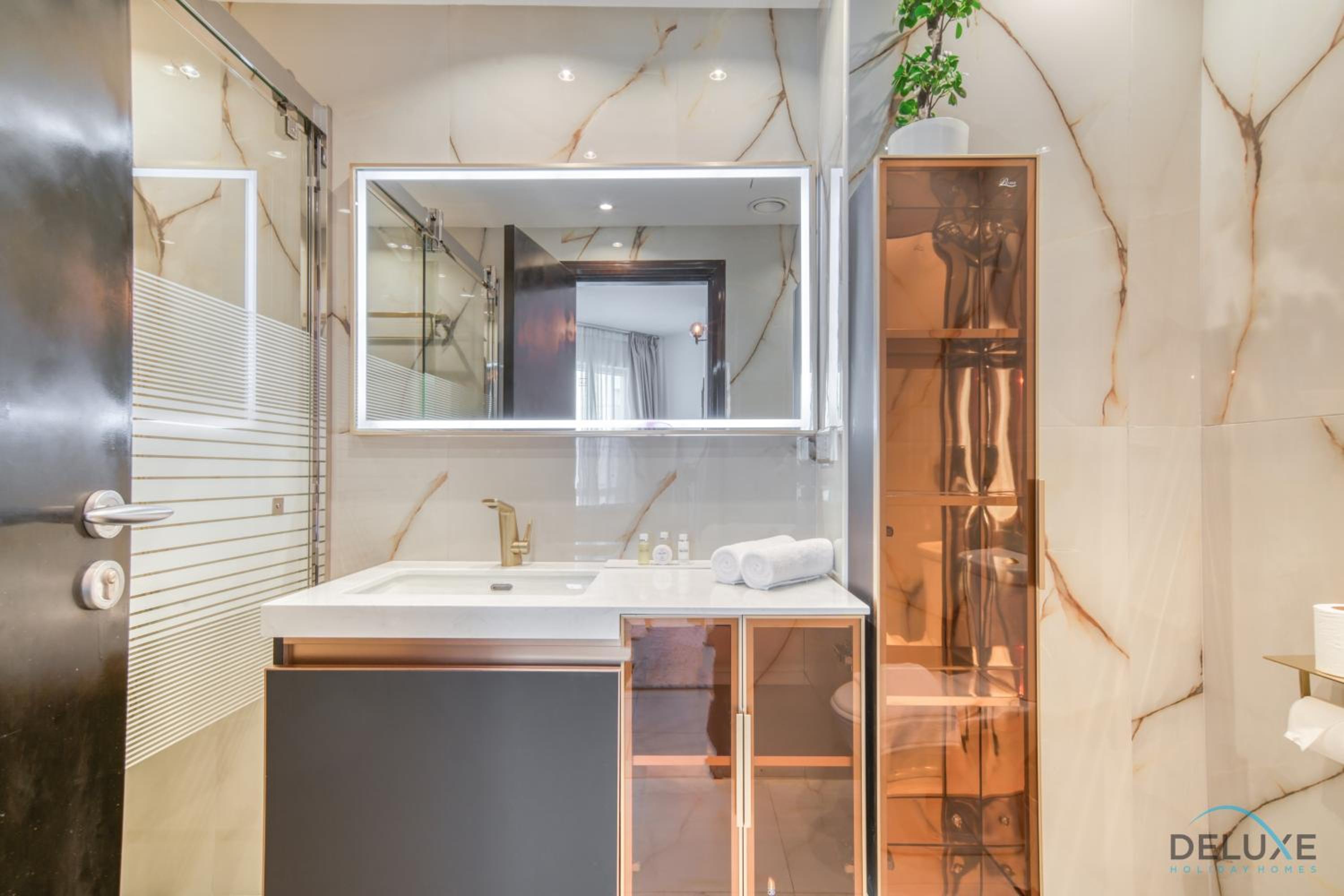 Classy 2BR at La Riviera Dubai Marina by Deluxe Holiday Homes