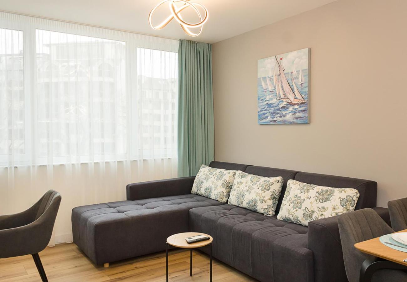 Modern Seaside Retreat 1BD Apartments by Flat Mаnager