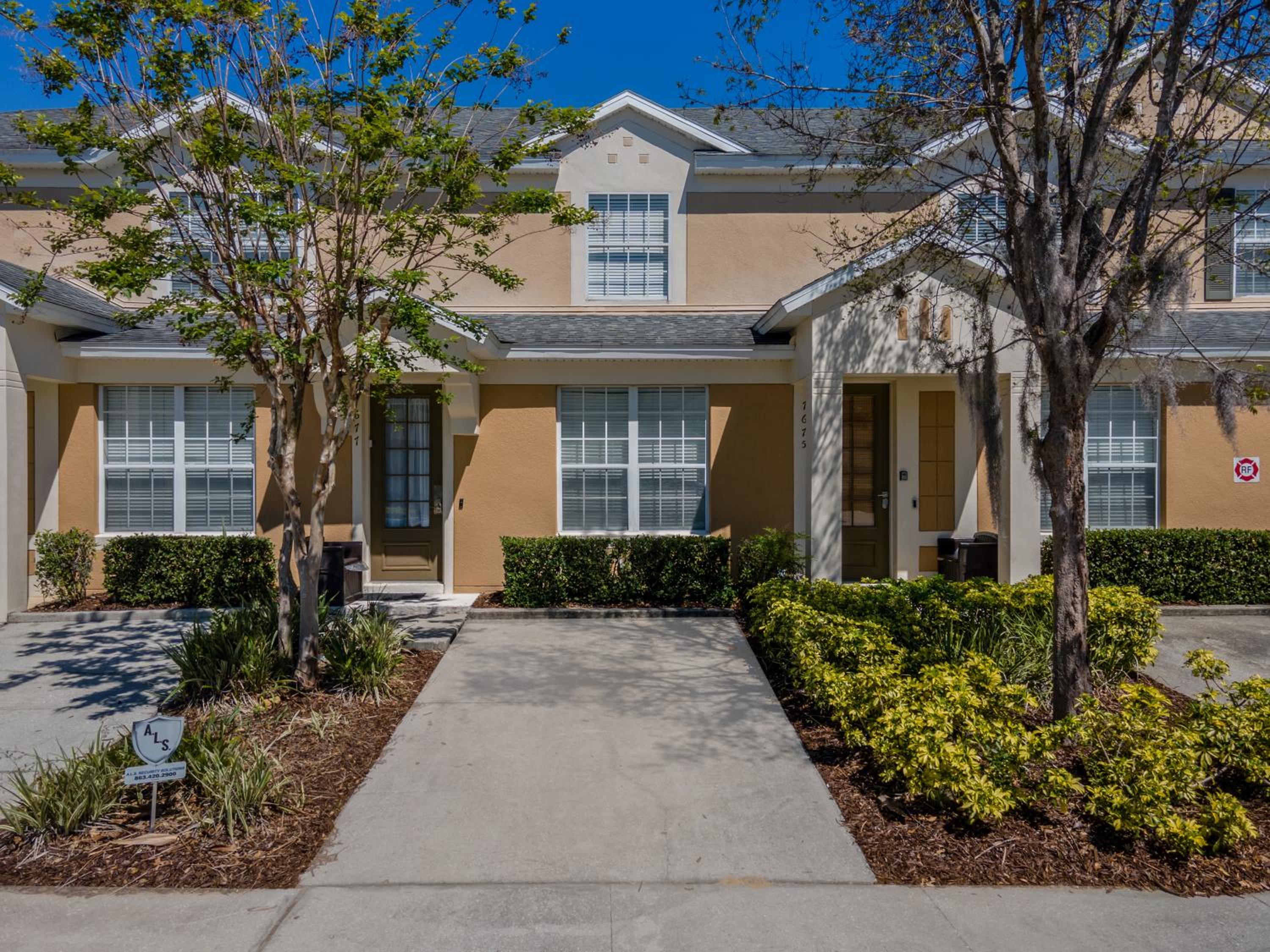 Private Pool Disney Townhome - Walk to Water Park