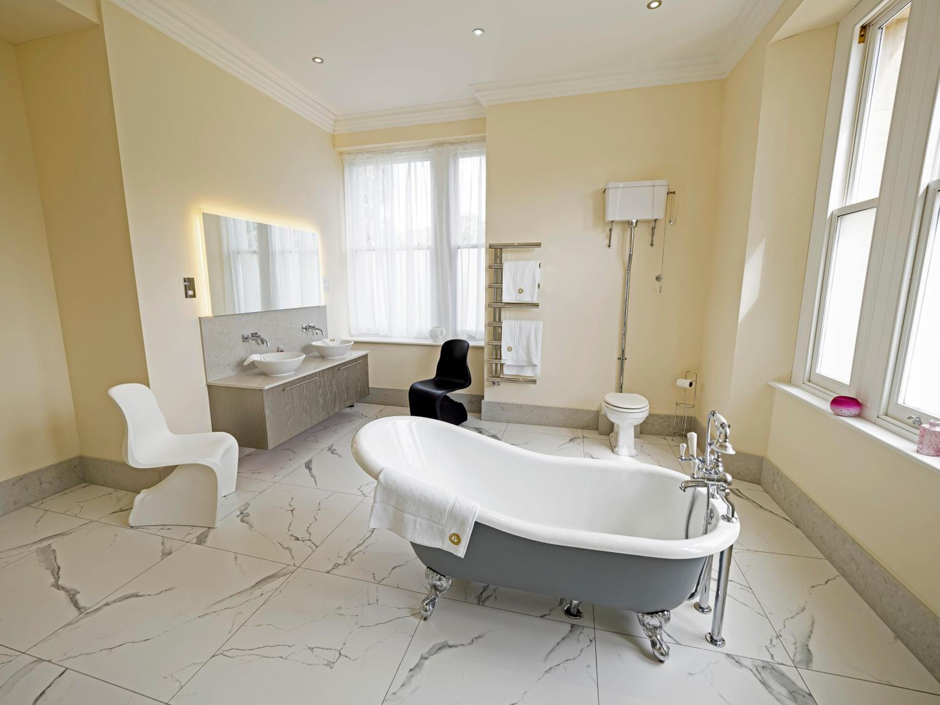 6 Bedroom Luxury Manor House view 5