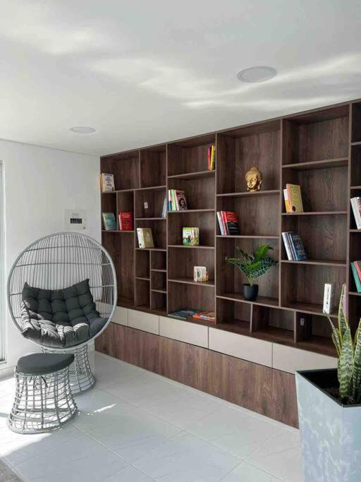 Amplio apartamento lujoso al lado del lago