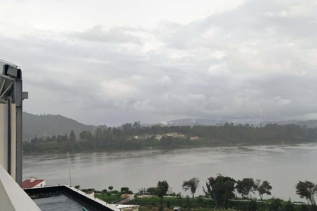 Amplio apartamento lujoso al lado del lago