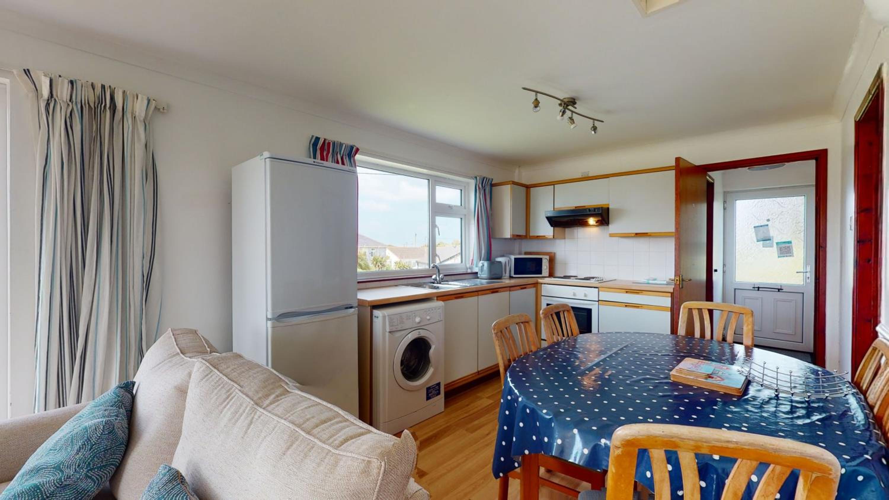 F30 Fernside, Riviere Towans view 5