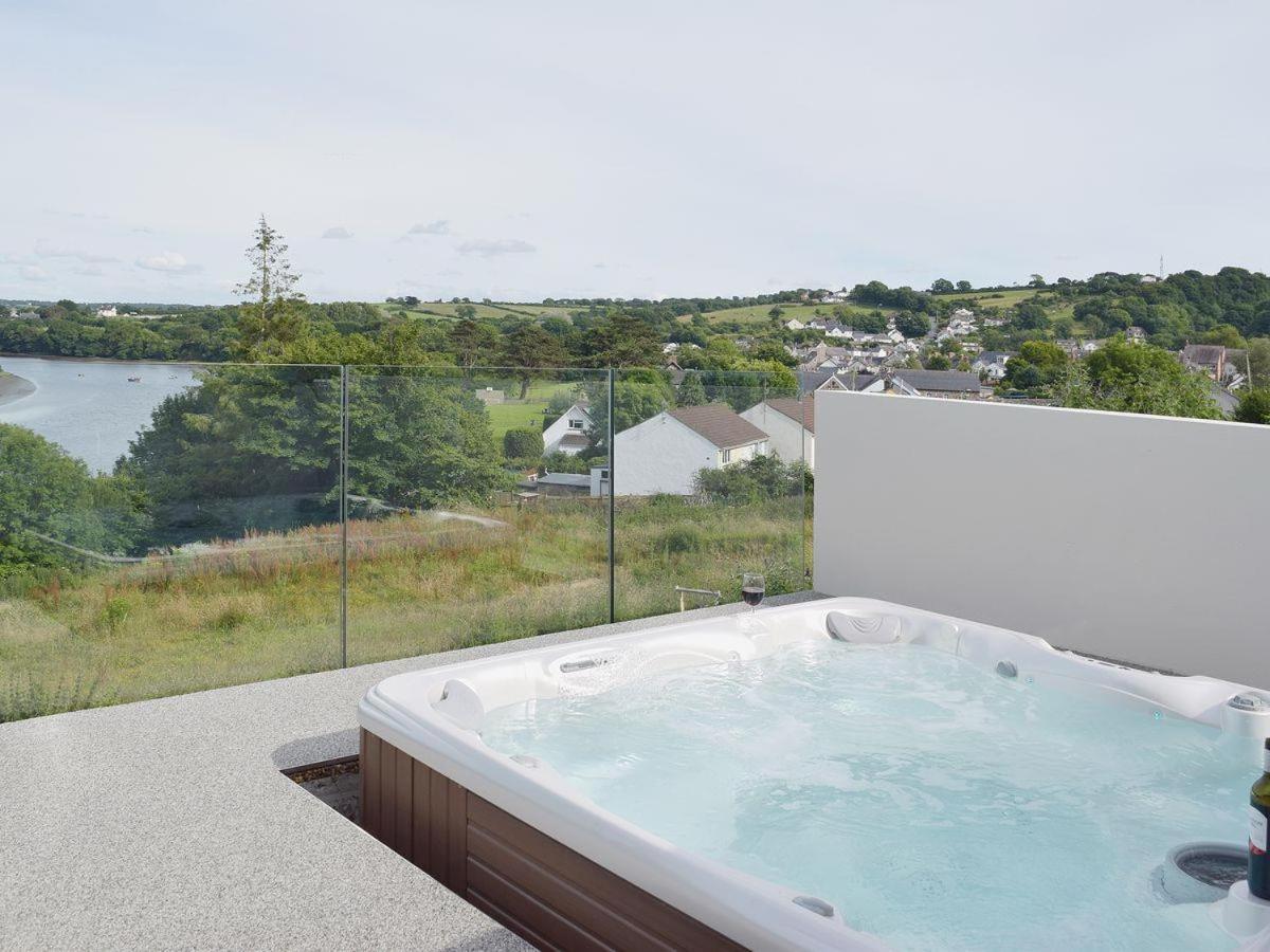 Gwbert Holiday Cottages, Green Meadow view 5