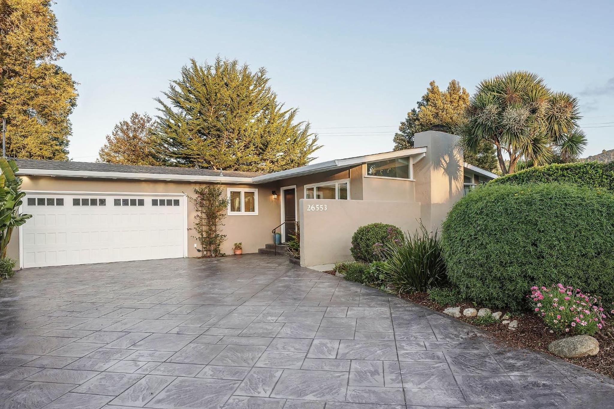 Monterey Vacations - 3874 Mission Fields home - Property Image 3