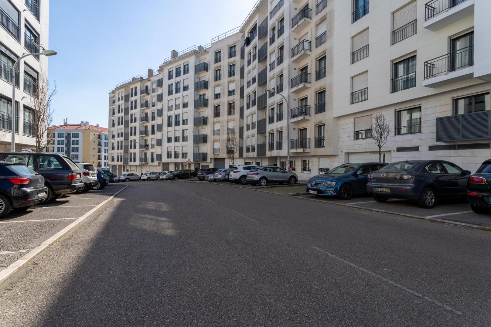 Modern & Elegant 2 bedroom in Amadora by GT House view 4