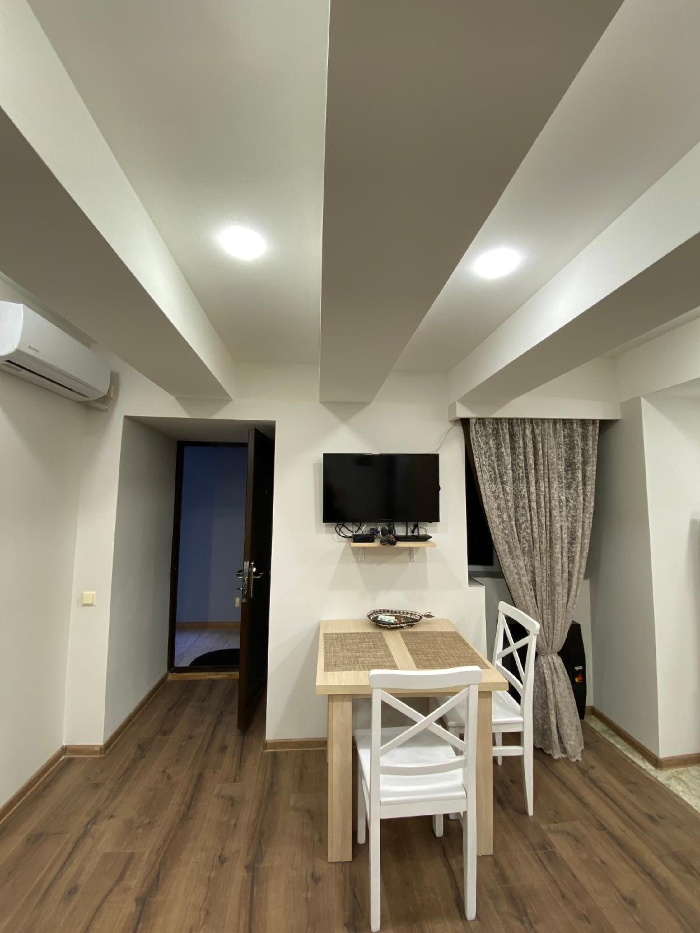 Rusudana's house