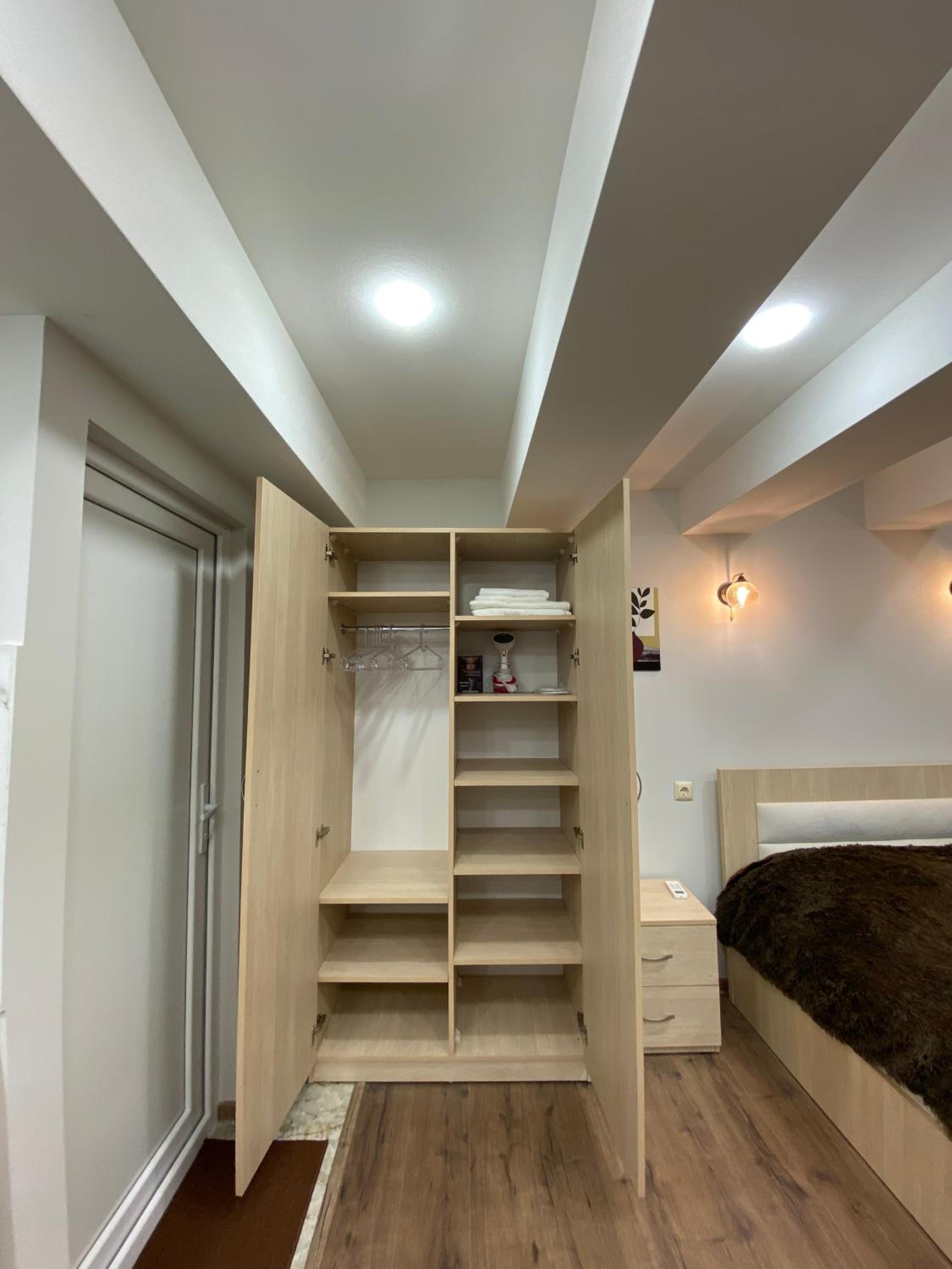Rusudana's house