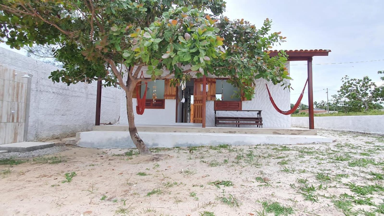 Casa Rústica em Condomínio com Piscina