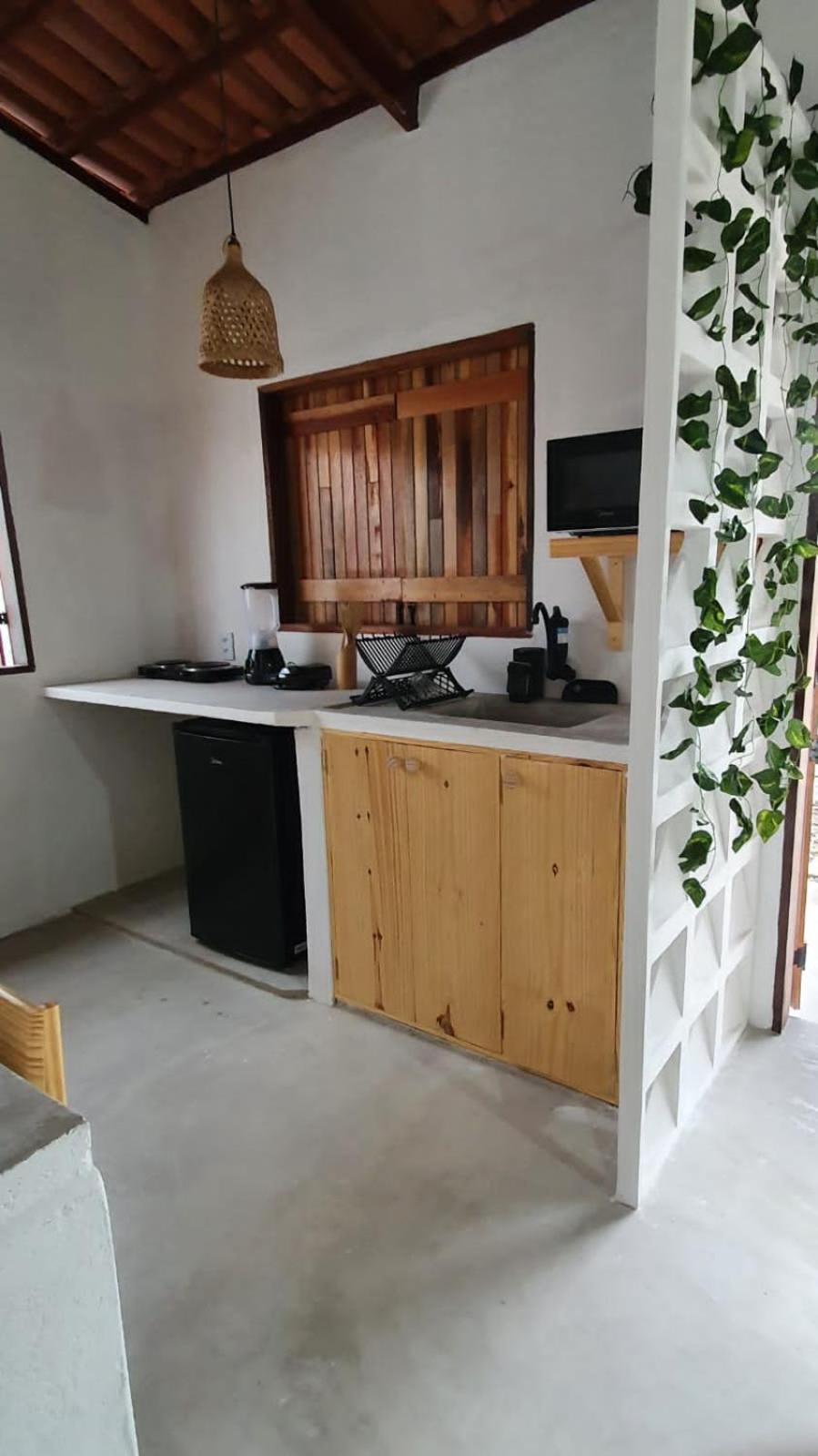 Casa Rústica em Condomínio com Piscina