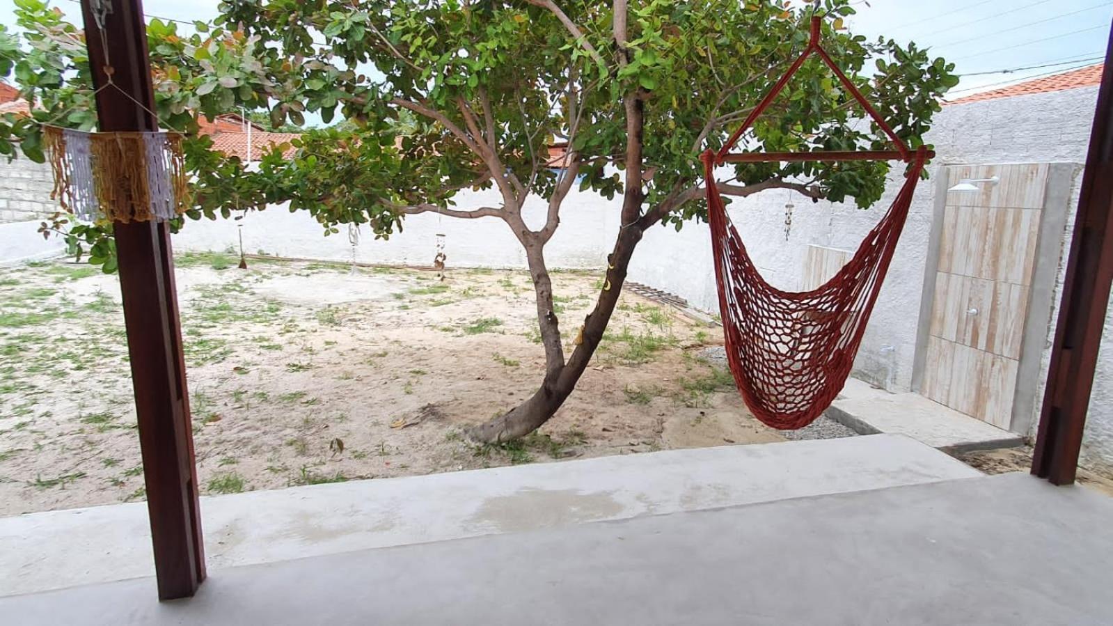 Casa Rústica em Condomínio com Piscina