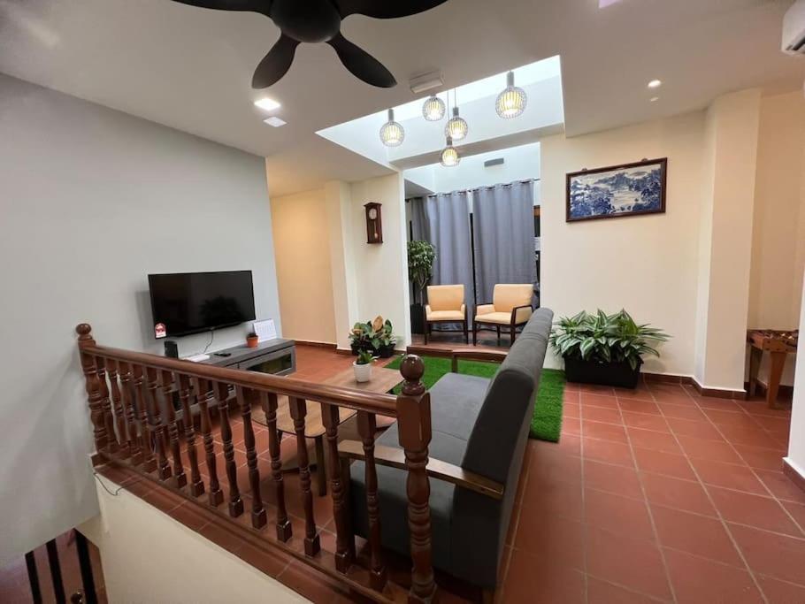New! 1min to JonkerStreet Melaka loft 4BR 11 PAX photo 1