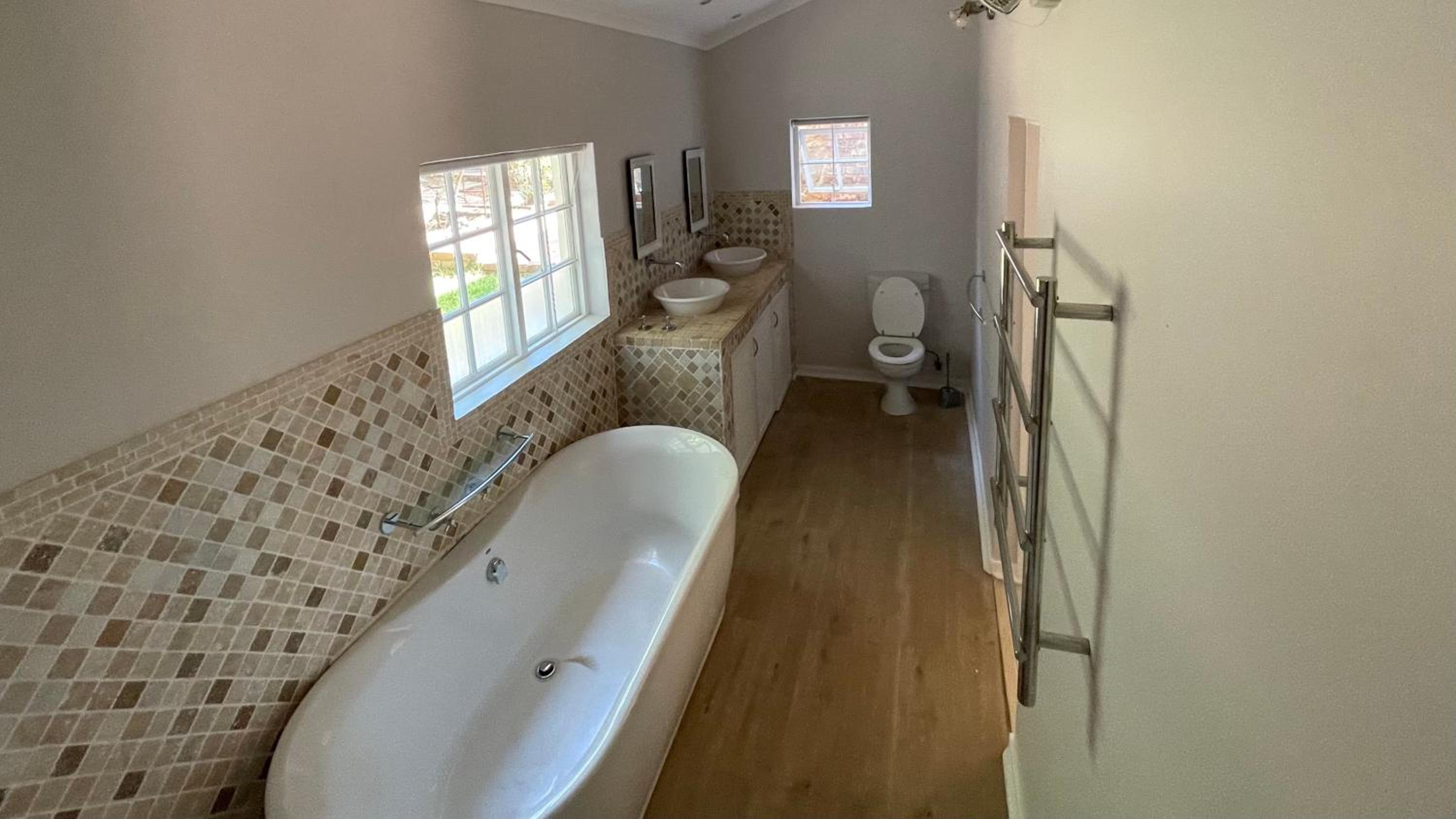 Elm Tree House - Dullstroom - holiday home view 4