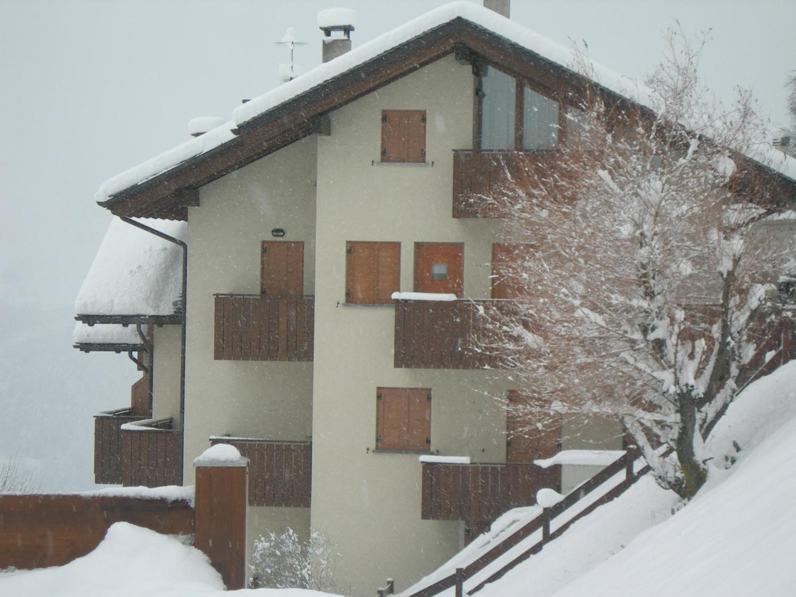 THE LITTLE NEST con balcone panoramico e box privato view 4