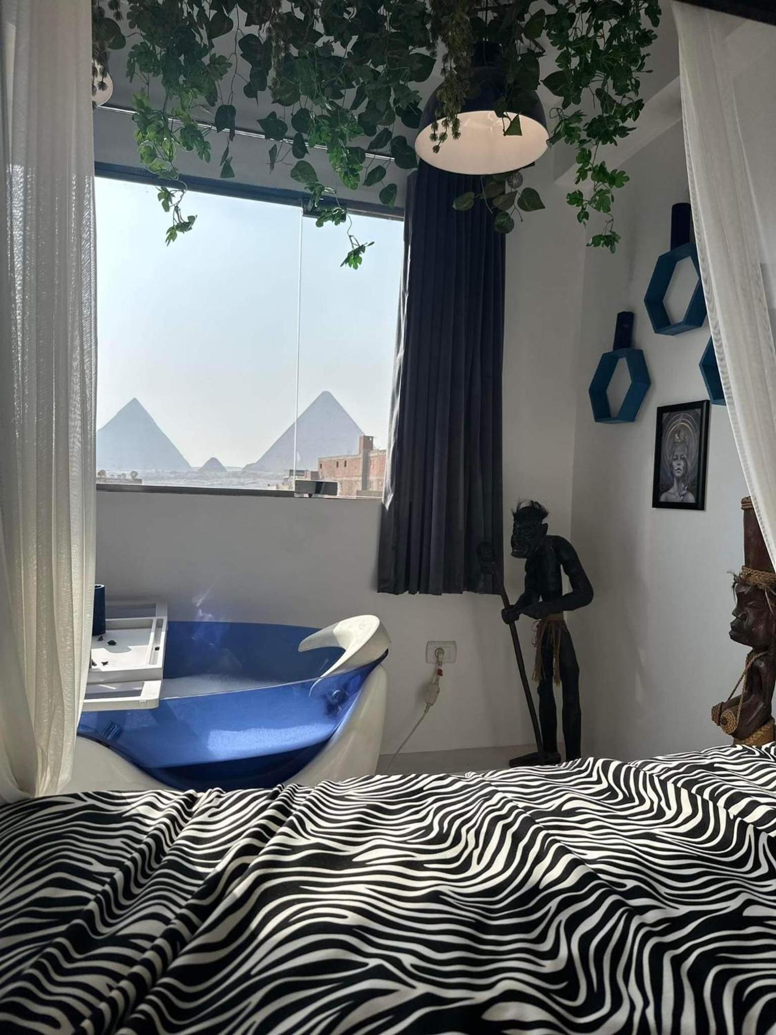 Pharaoh jacuzzi pyramids view
