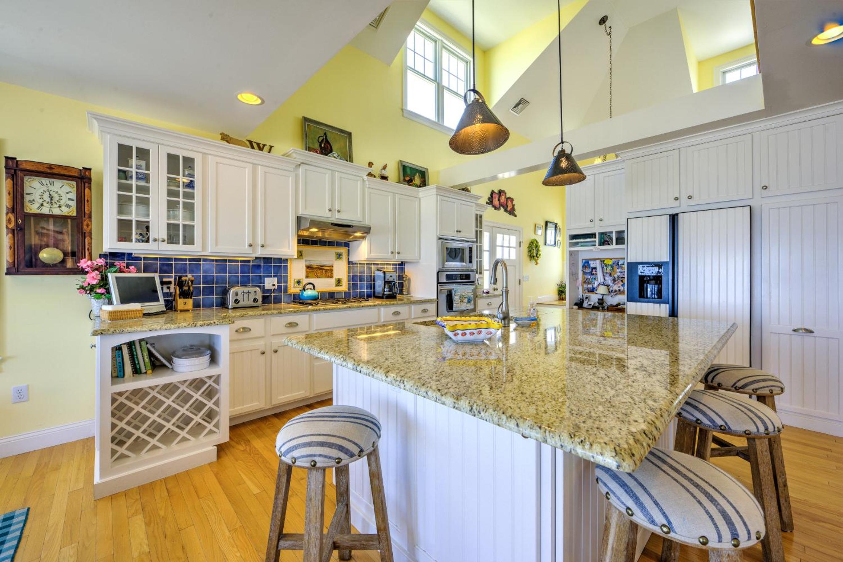 Spacious Oceanfront Home w/ Sun Bay Views view 4