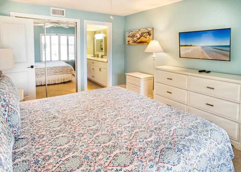 Ventura Captiva 5B condo