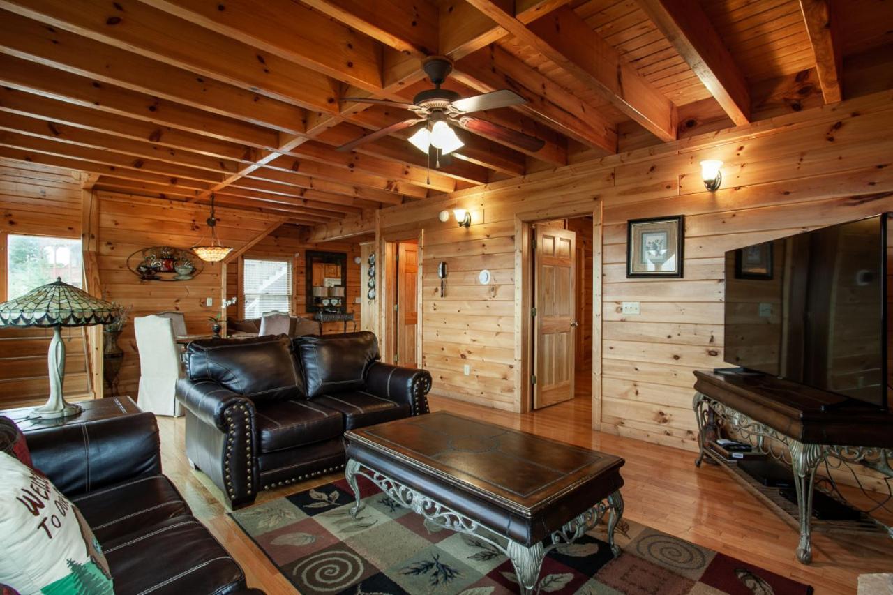 A Shining Starr Beautiful MTN Views Hot Tub view 3