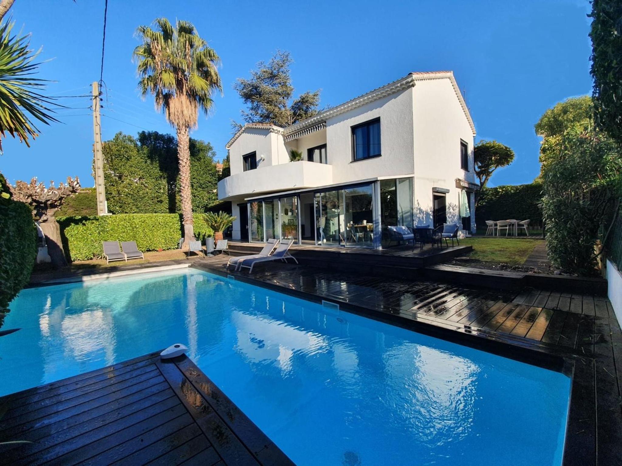 VILLA BEL AIR CANNES - 240m2 - Freshly completely renovated - Beach - Pool - No Party allowed - No bachelor-ette stay photo 2