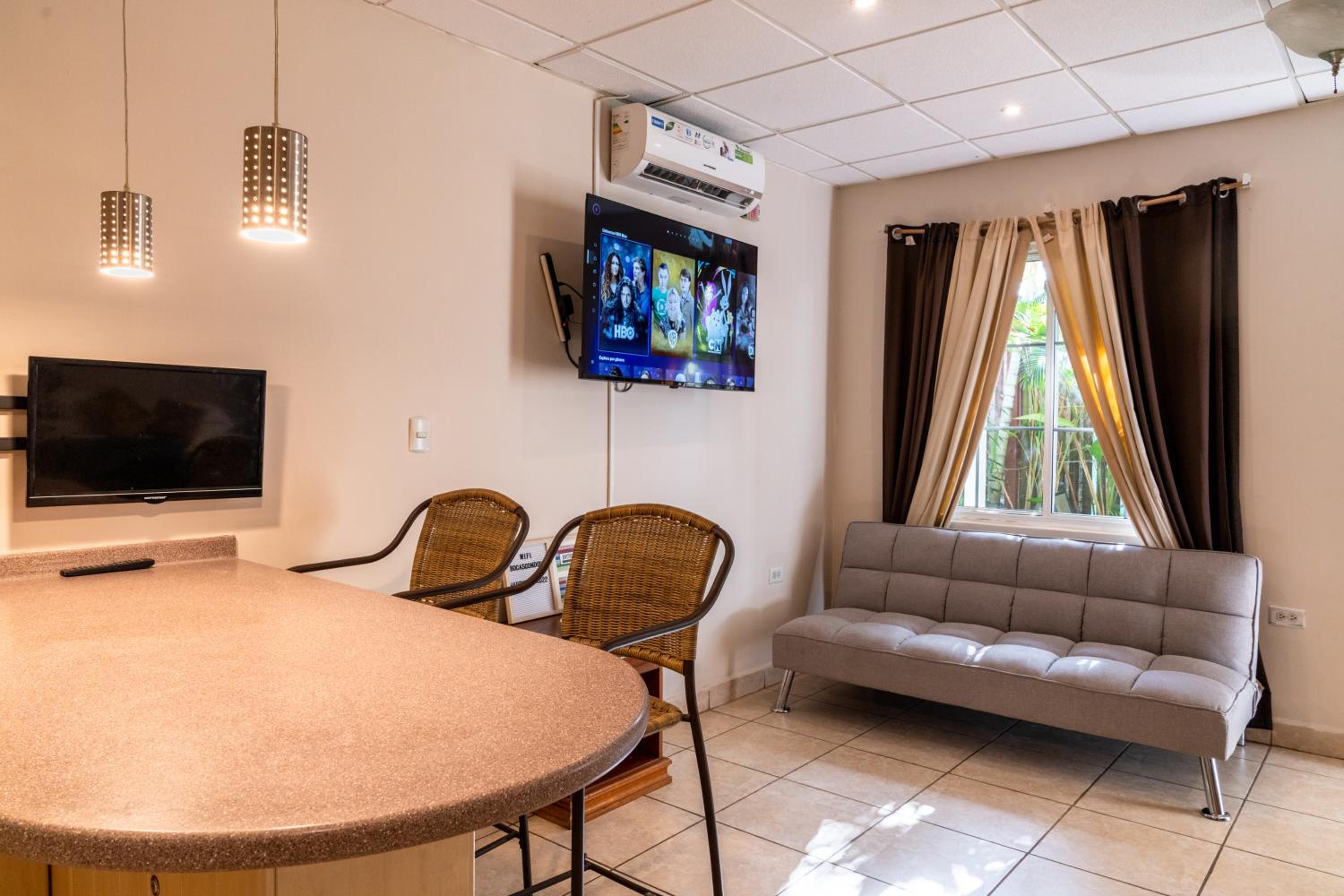 Hotel At vera and pinto's - Image 1