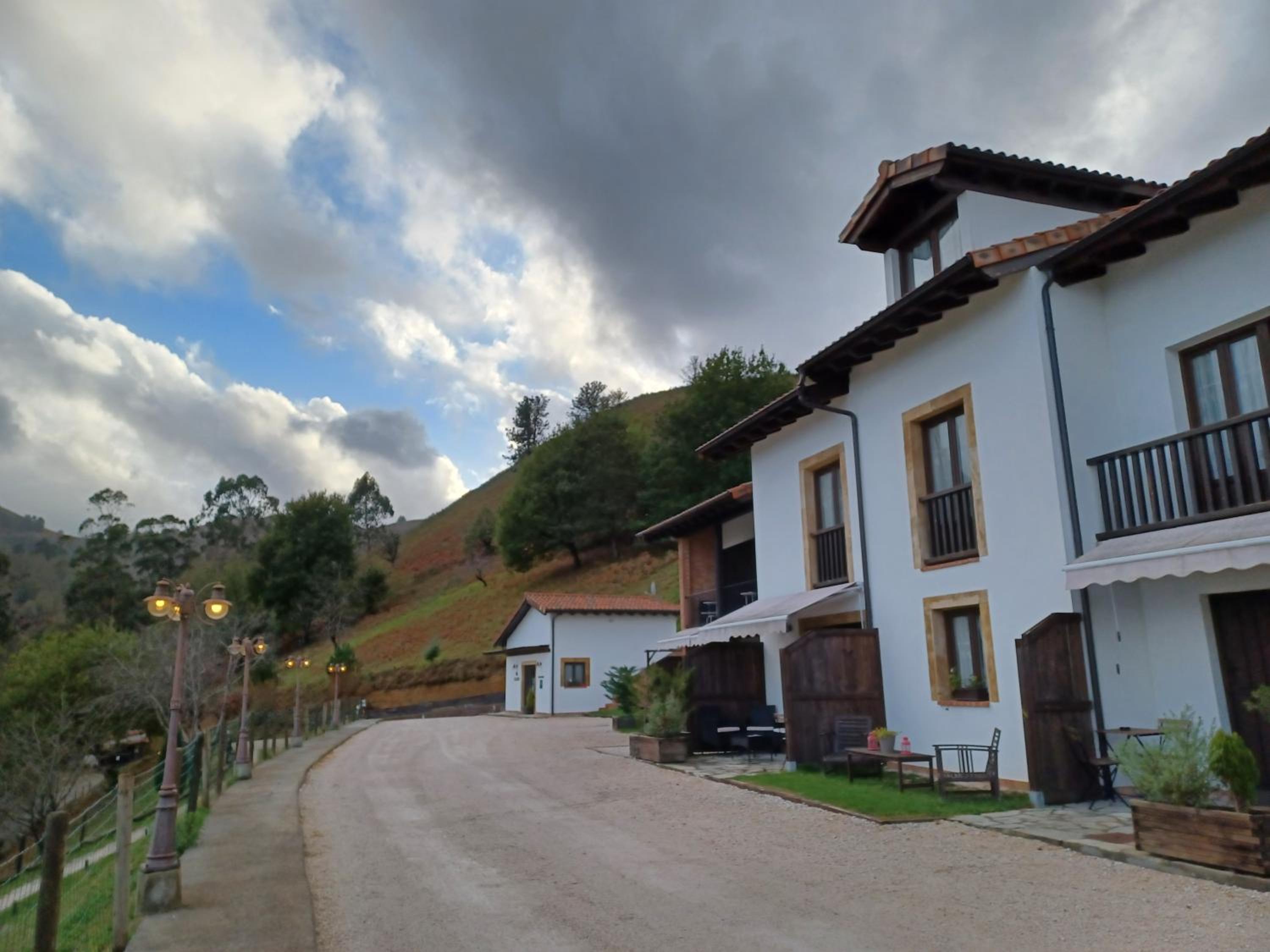 Hotel Apartamentos El Llanin