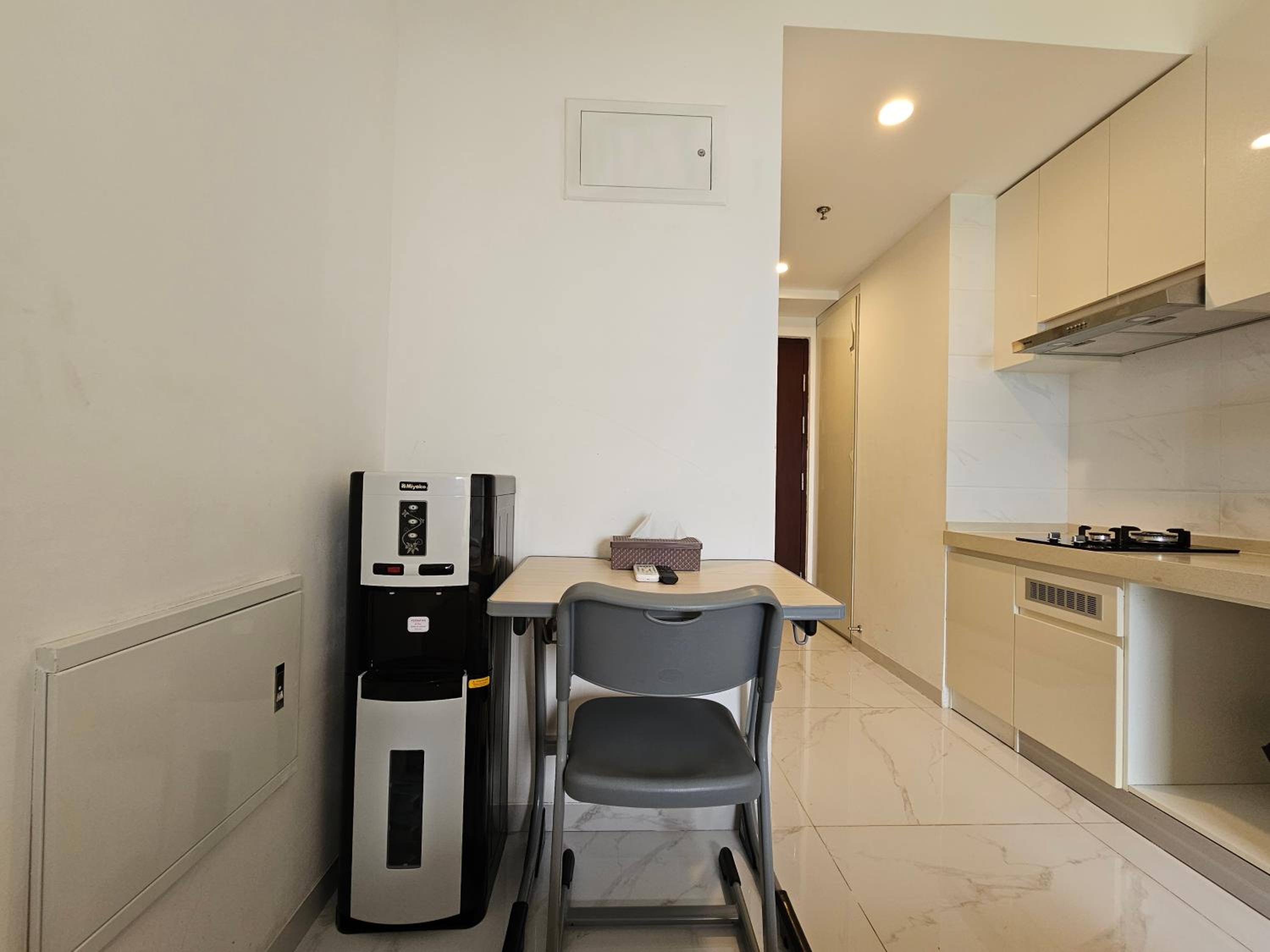 Apartement Skyhouse Bsd TL26K By LiviRooms Tangerang view 2
