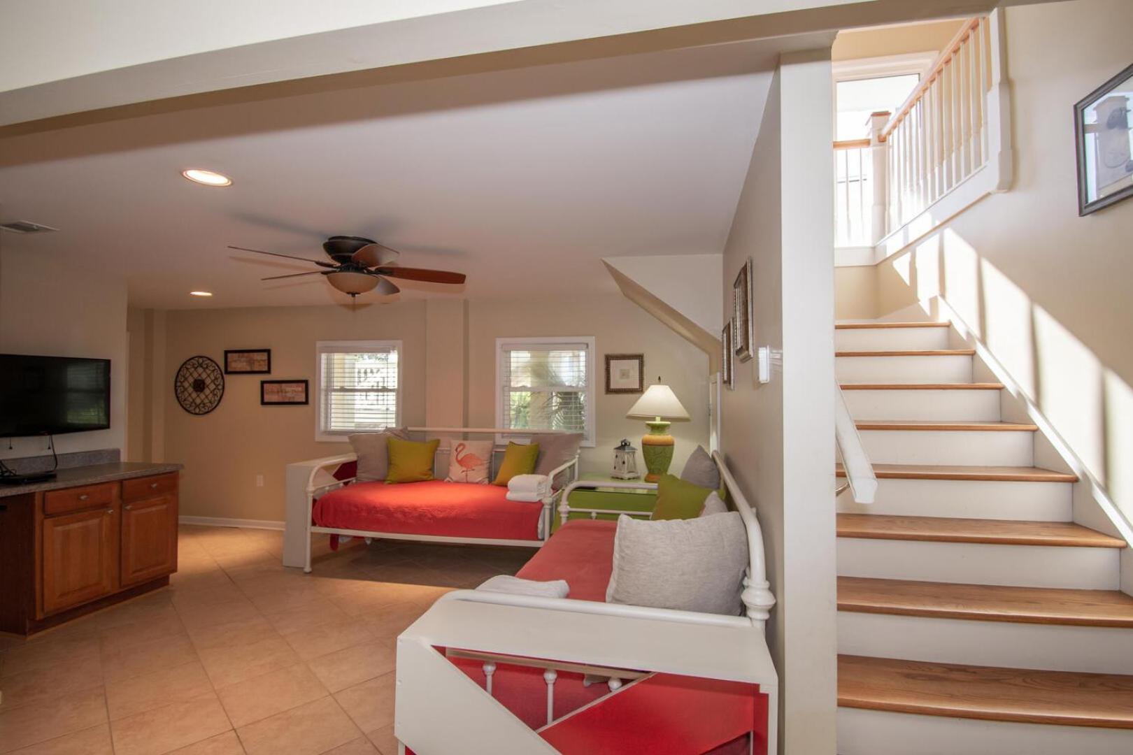 726 Seahorse Rd