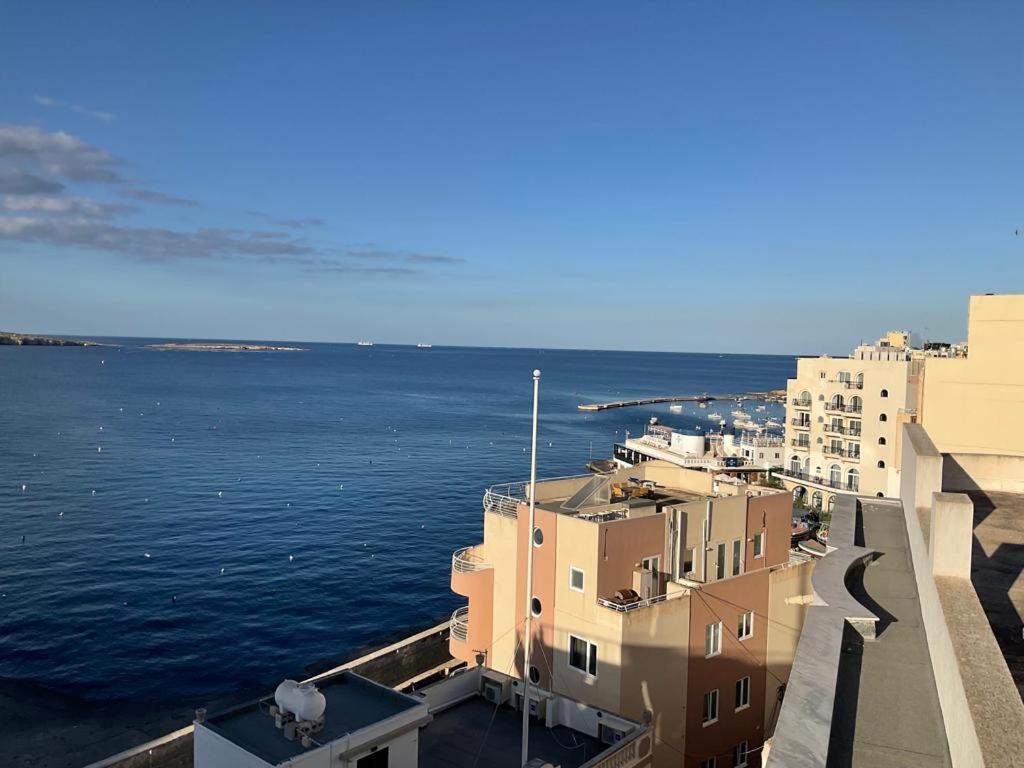 The Sea Across the Road Penthouse 5 photo 4