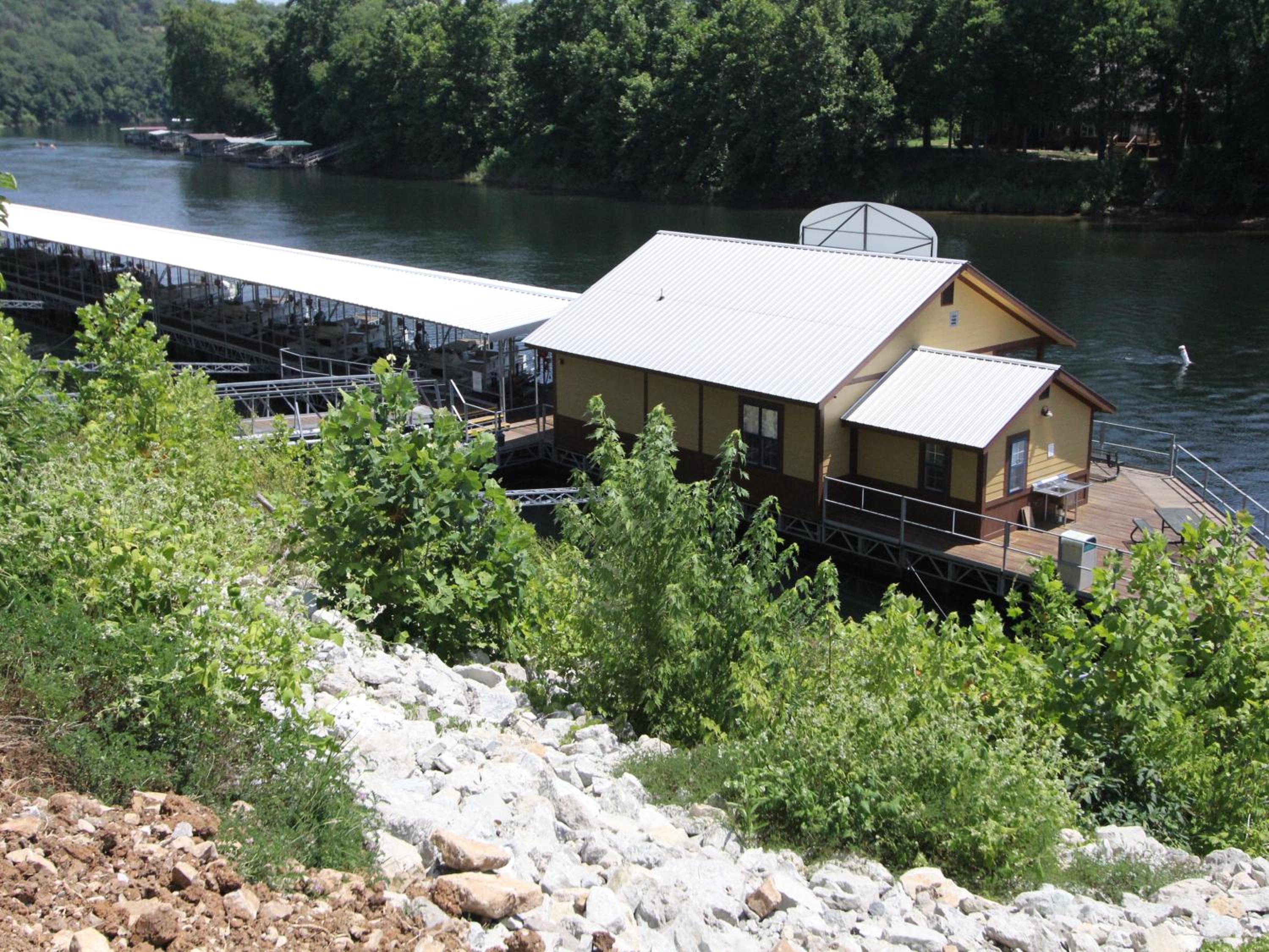 Fort Taneycomo Condo