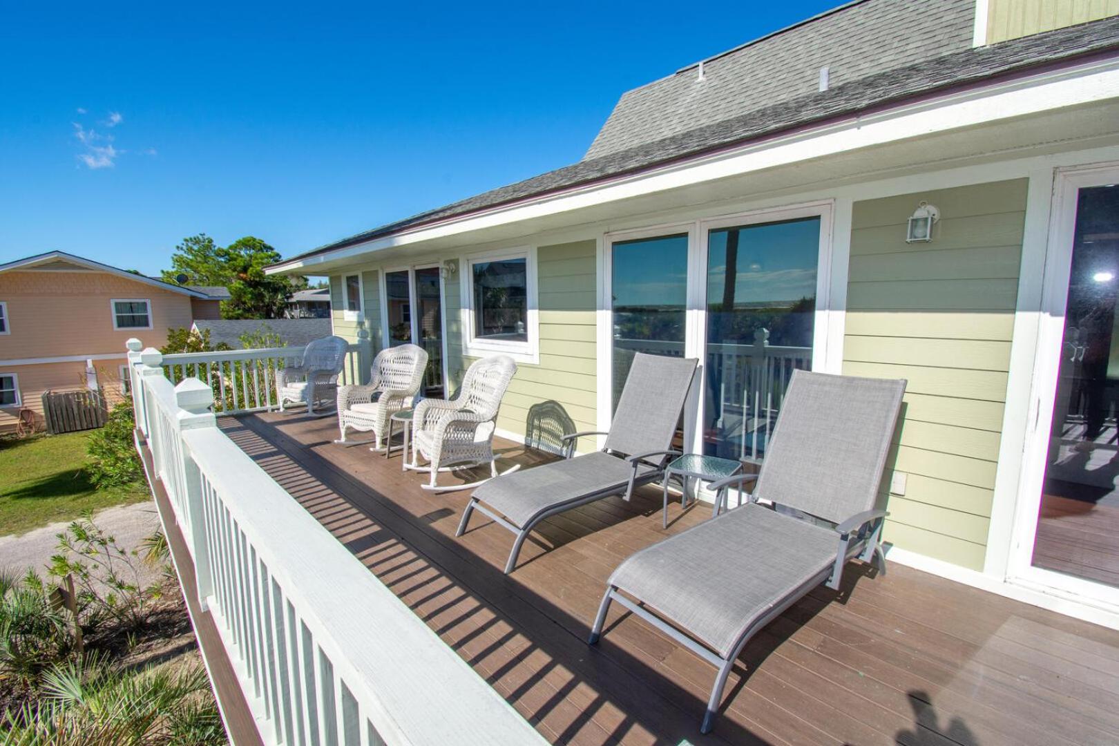 726 Seahorse Rd