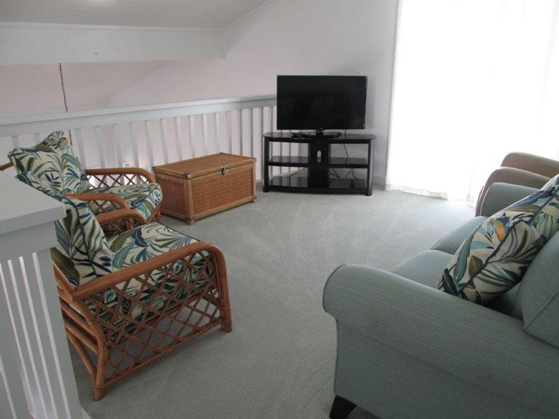 446 Tarpon Blvd
